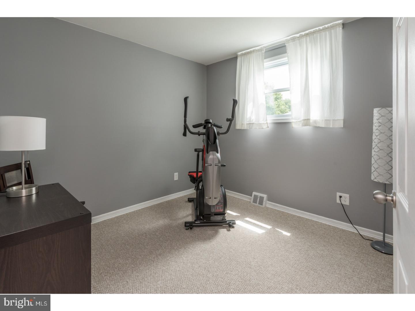 ROSLYN - Residential