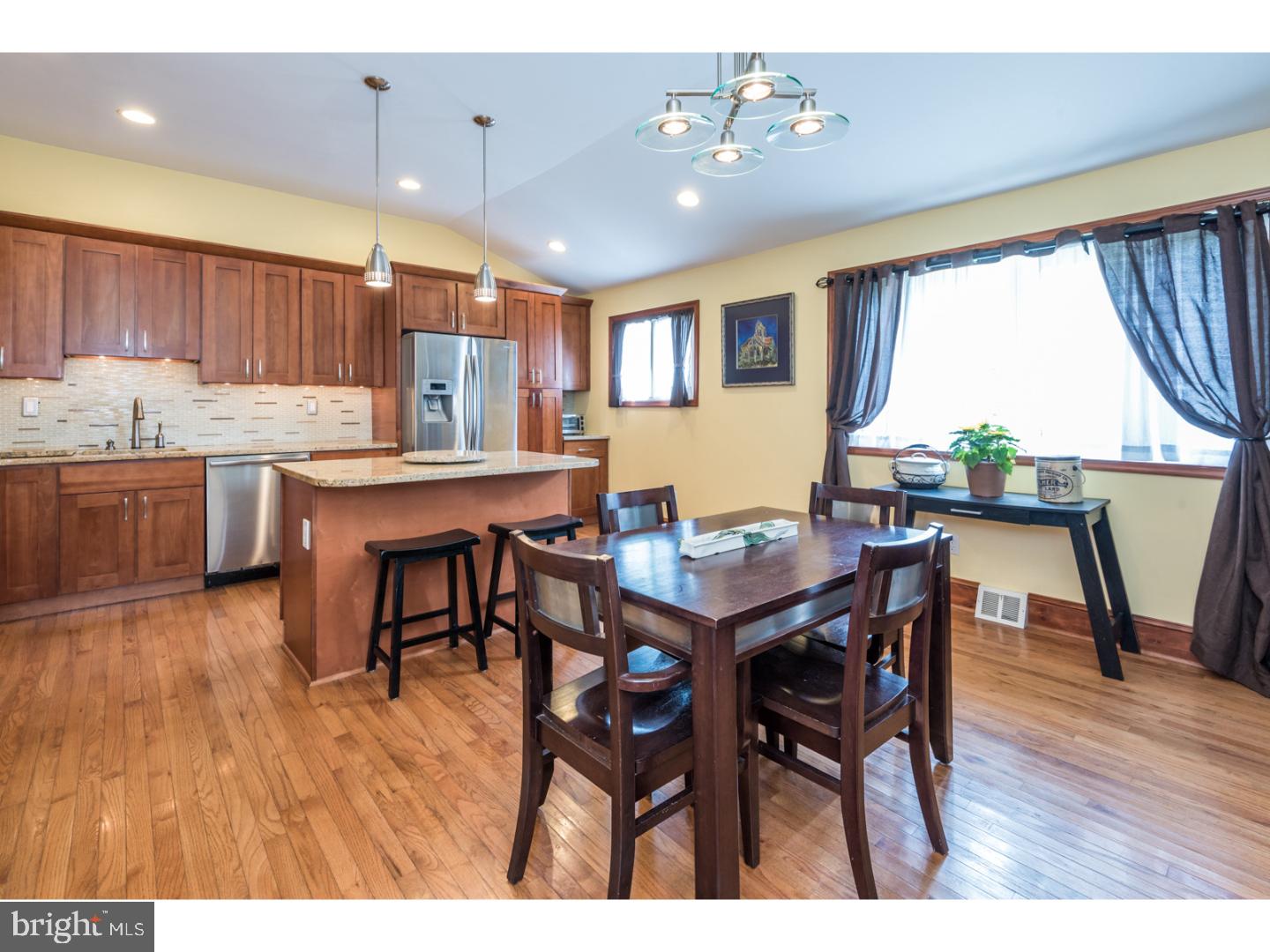 ROSLYN - Residential