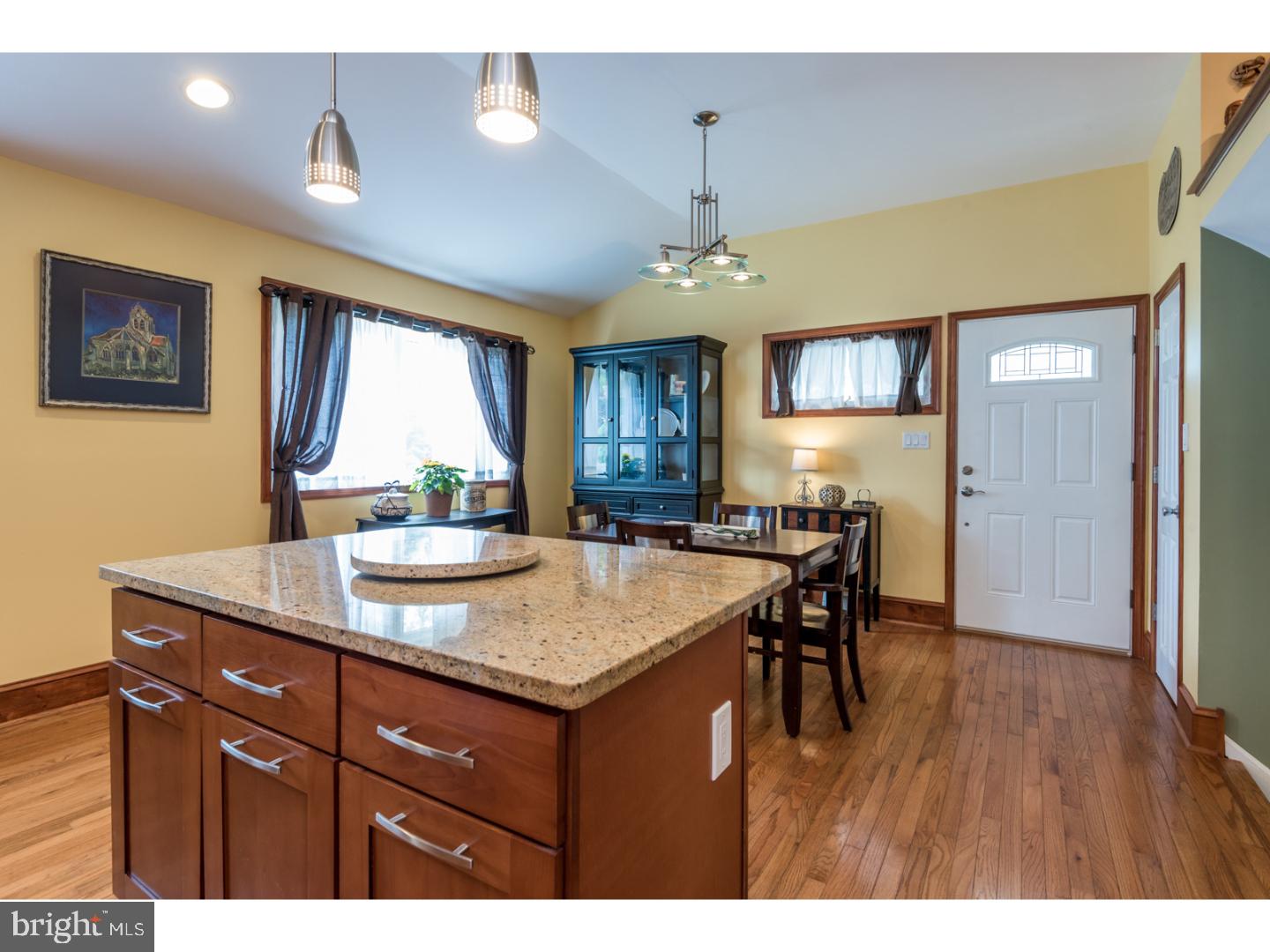 ROSLYN - Residential