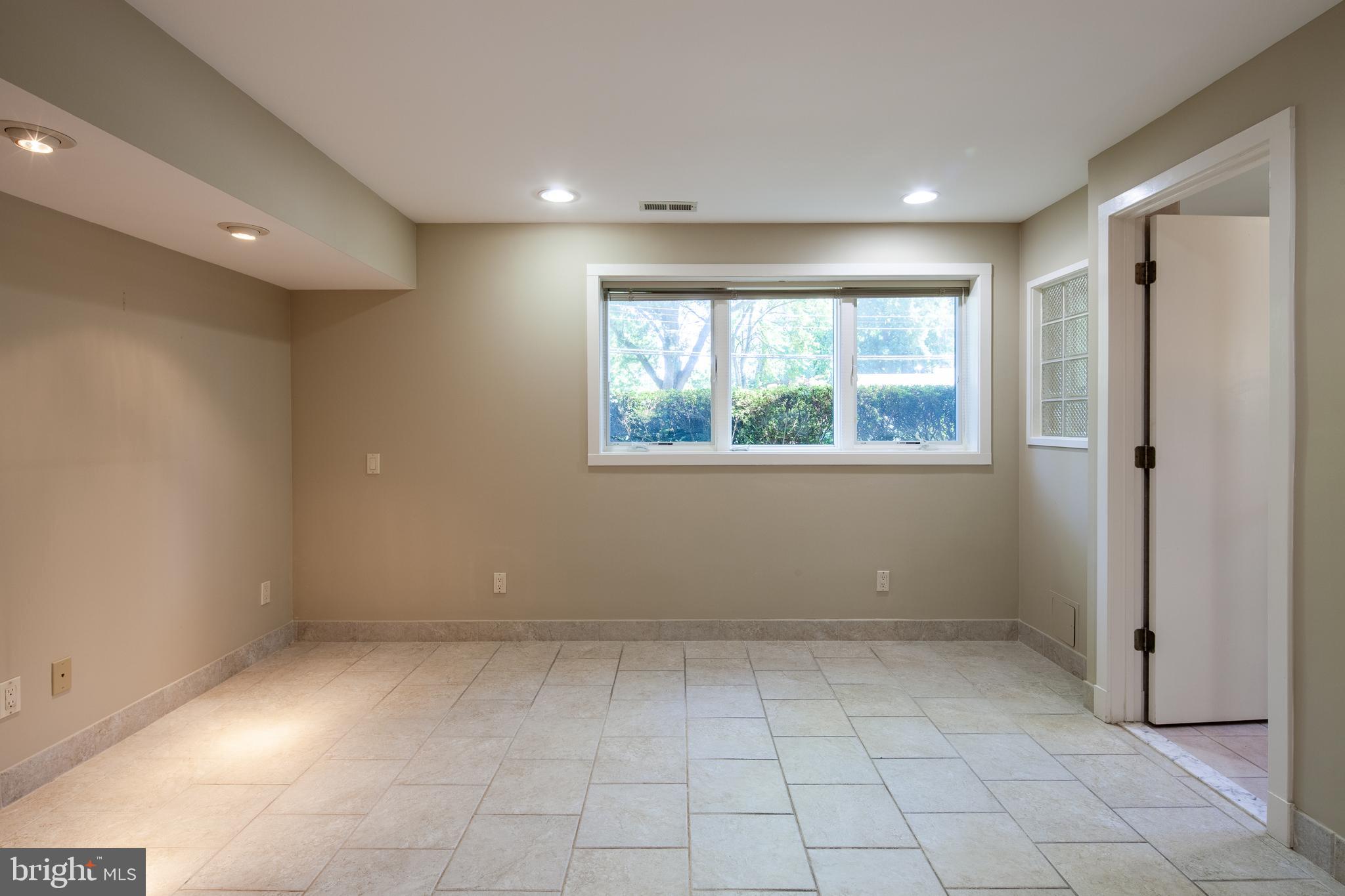 NORTH ARLINGTON - Residential Lease