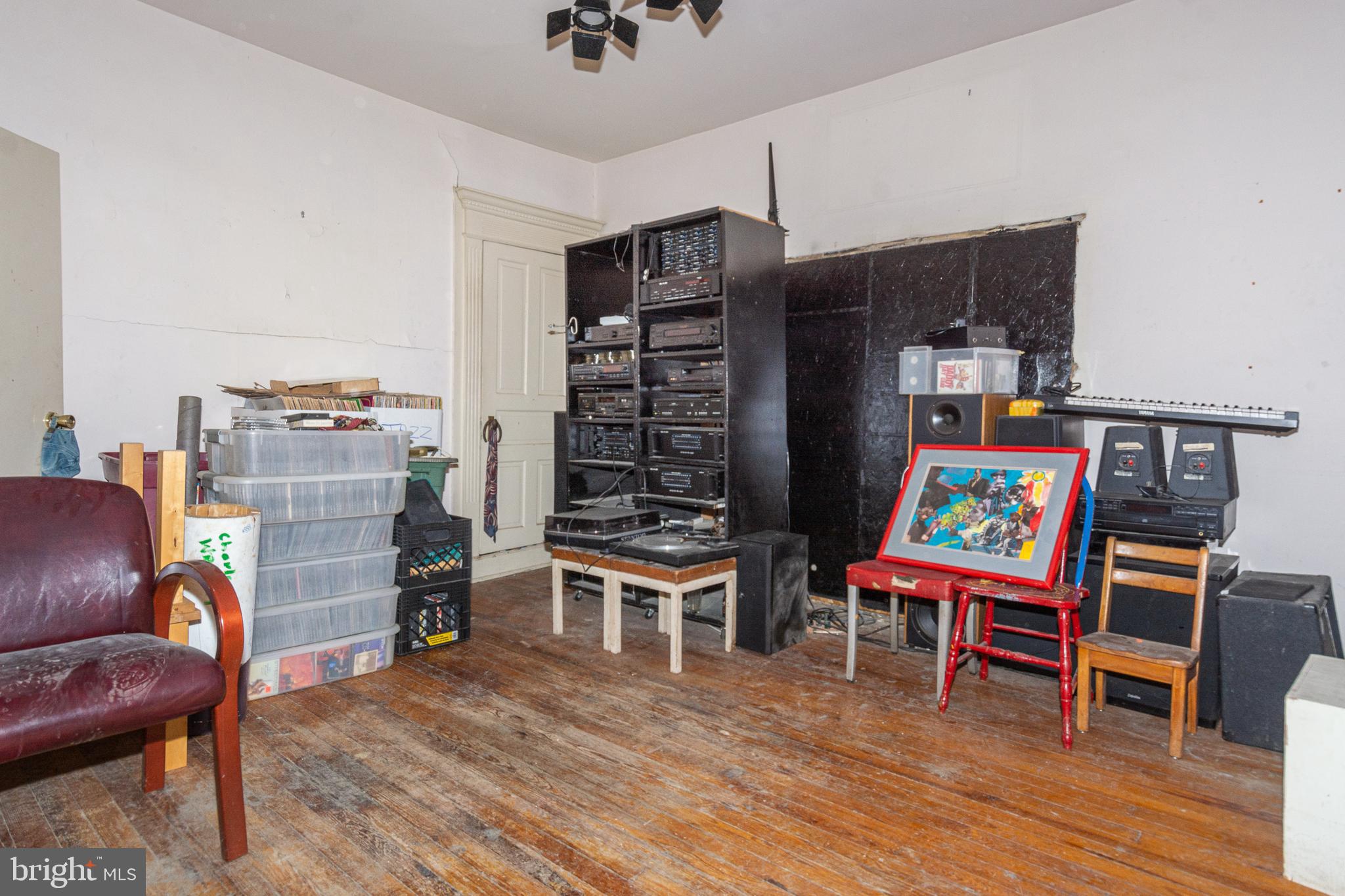 CHARLES VILLAGE - Residential