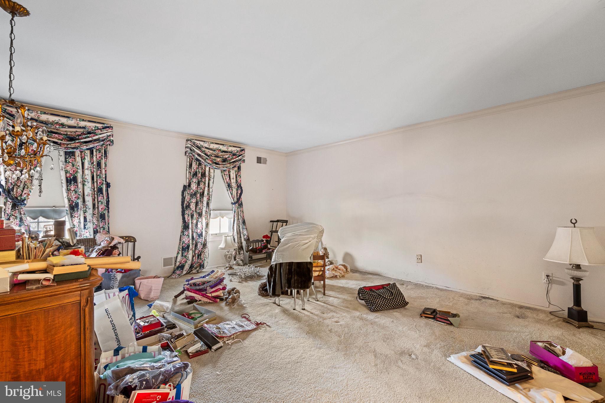 POTOMAC COMMONS - Residential