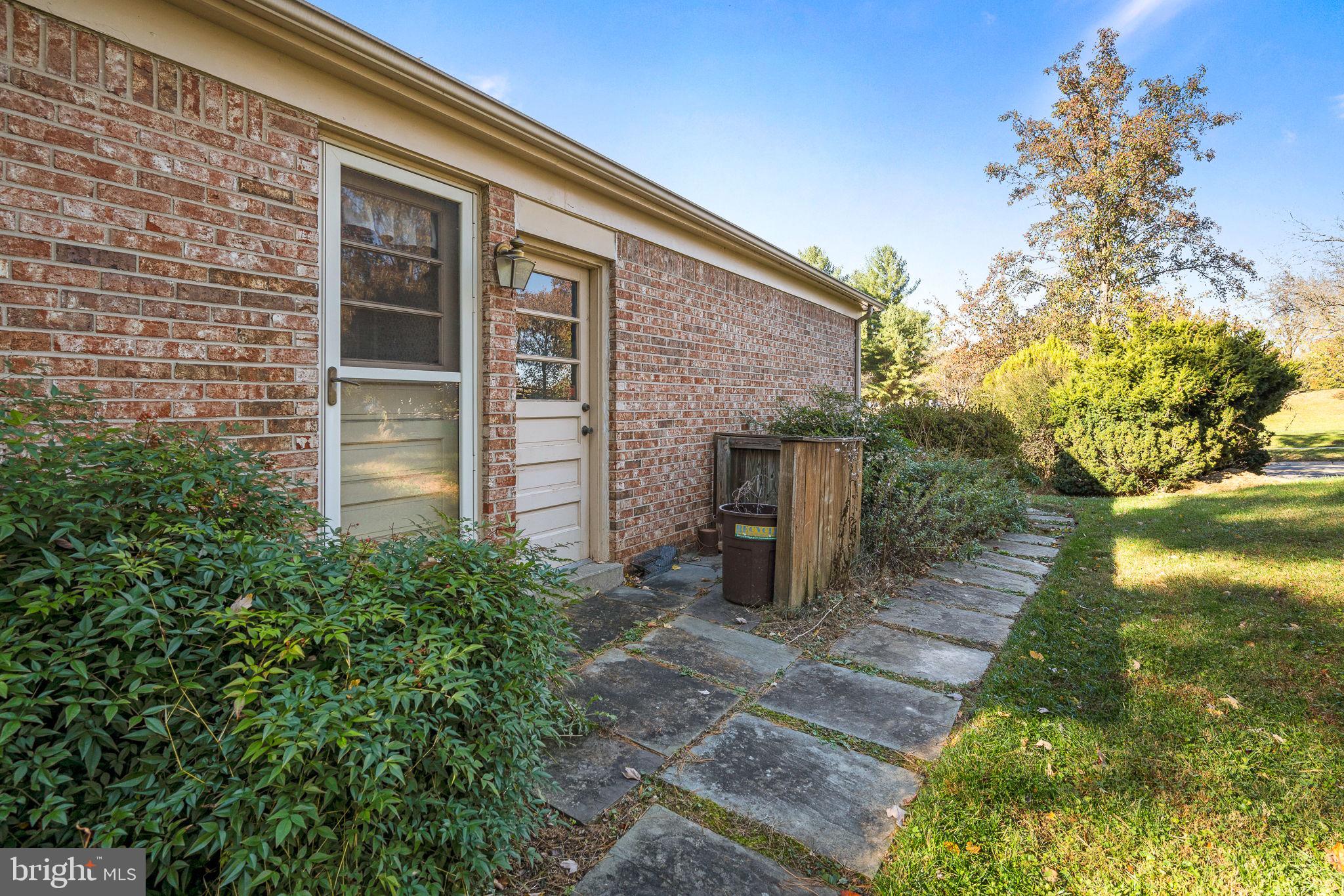 POTOMAC COMMONS - Residential