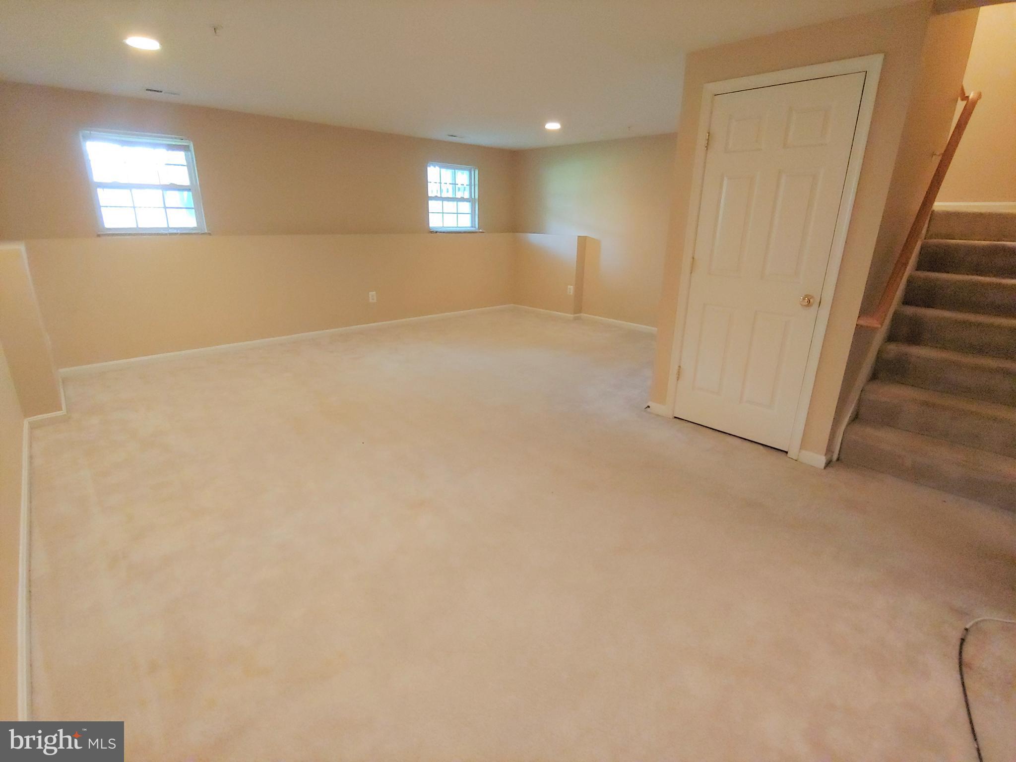 SEVEN OAKS - Residential Lease