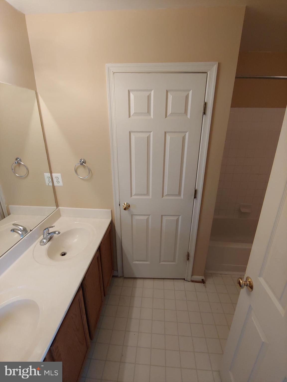 SEVEN OAKS - Residential Lease