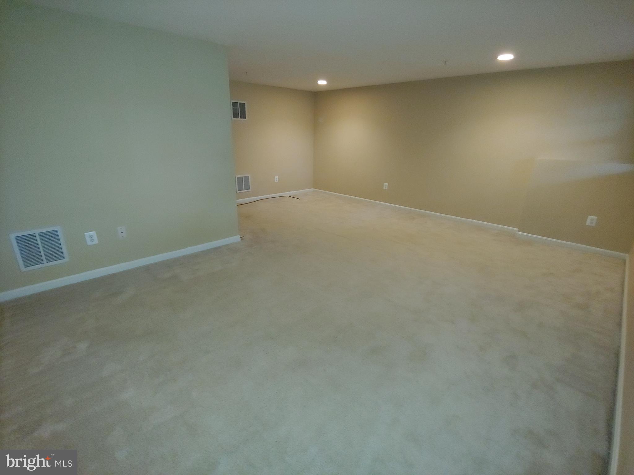 SEVEN OAKS - Residential Lease