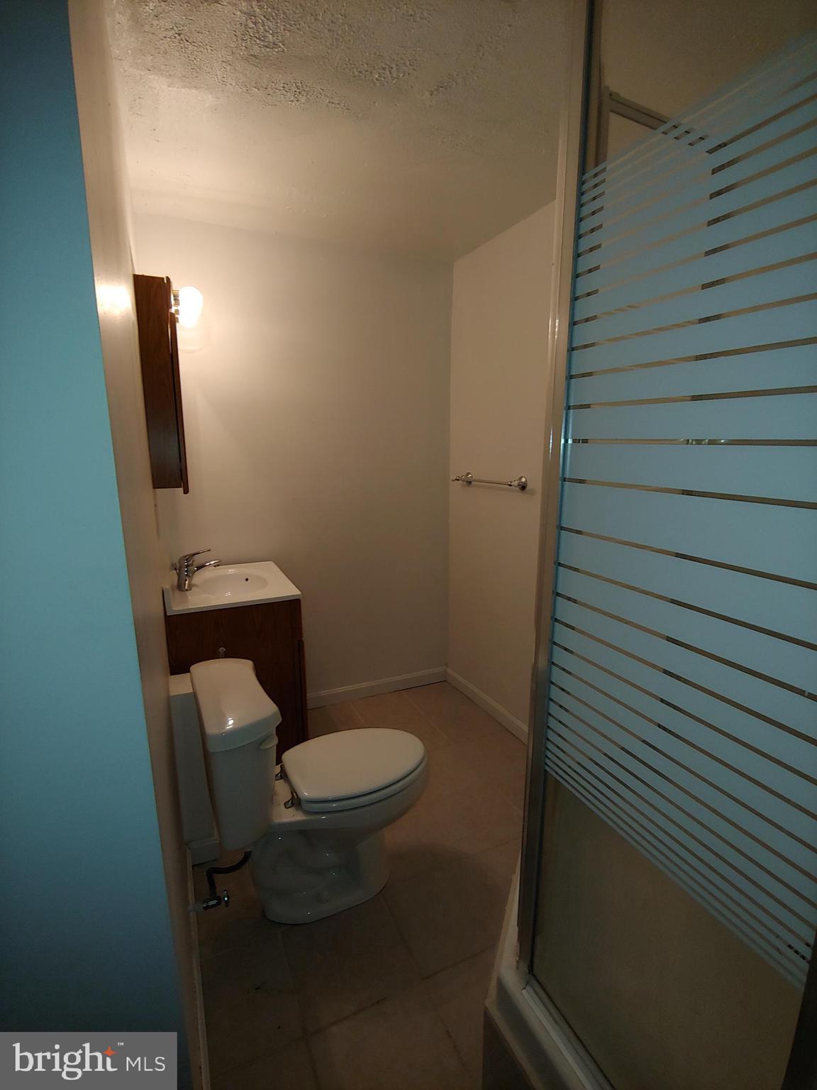 SEVEN OAKS - Residential Lease