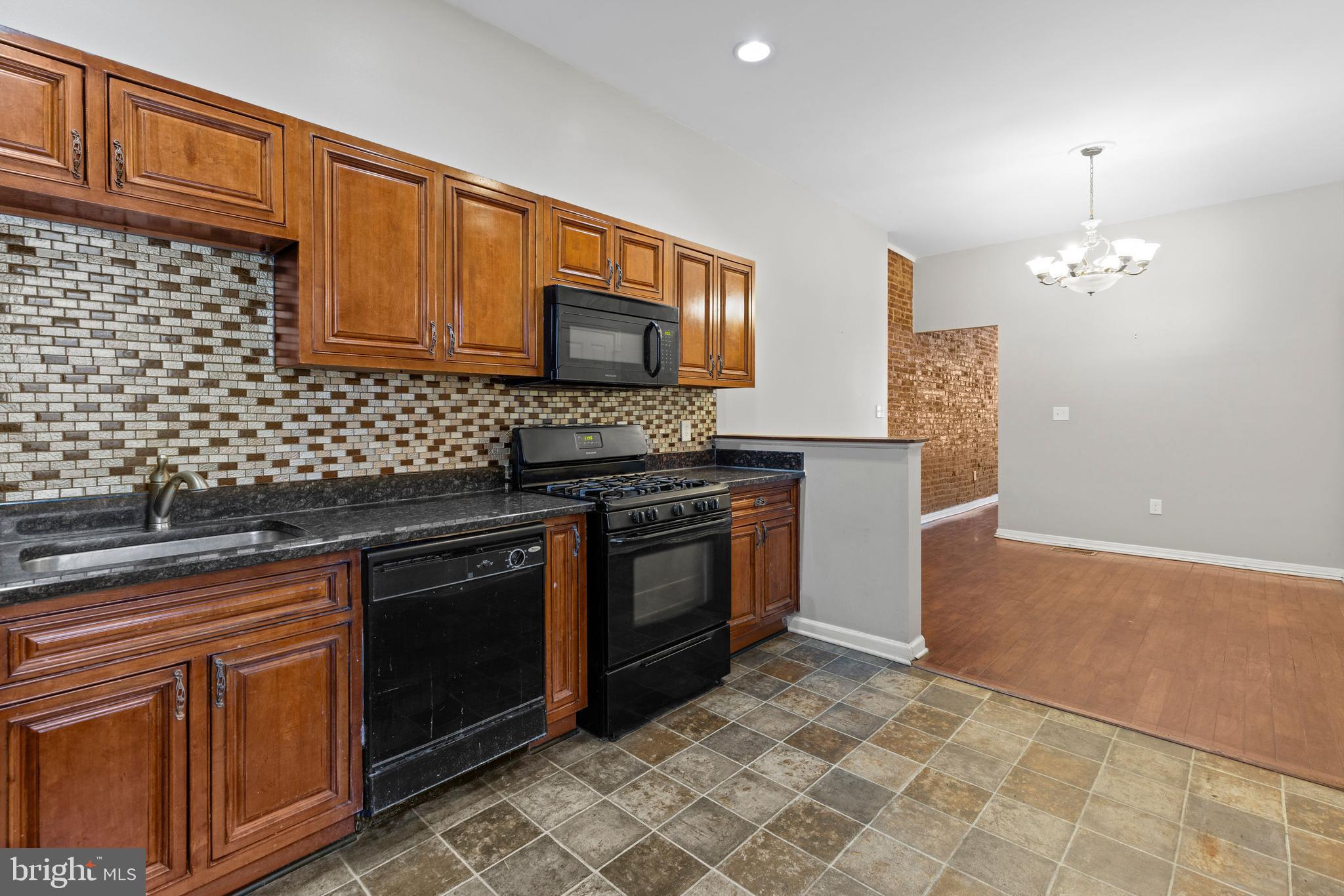 WASHINGTON VILLAGE - Residential