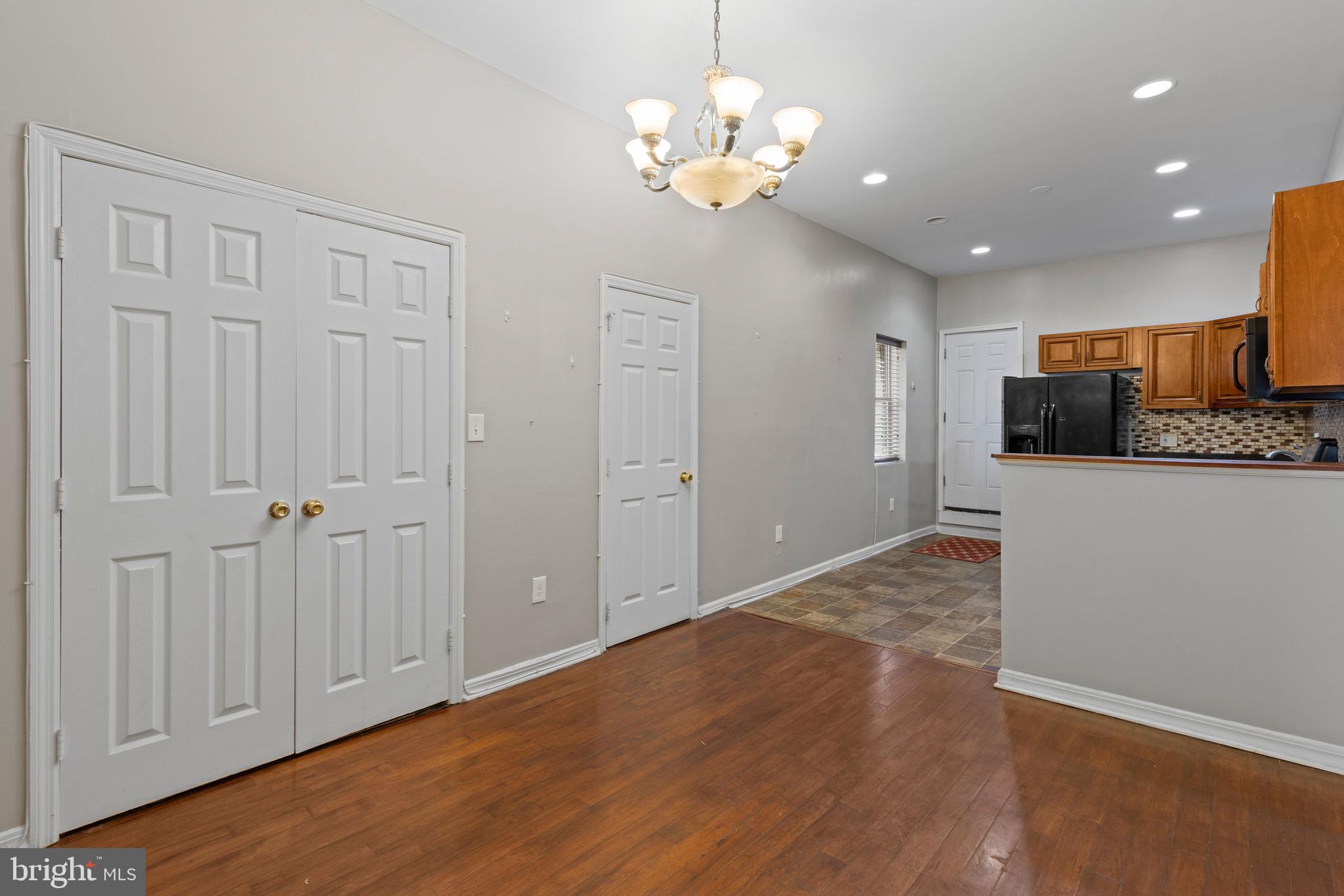 WASHINGTON VILLAGE - Residential