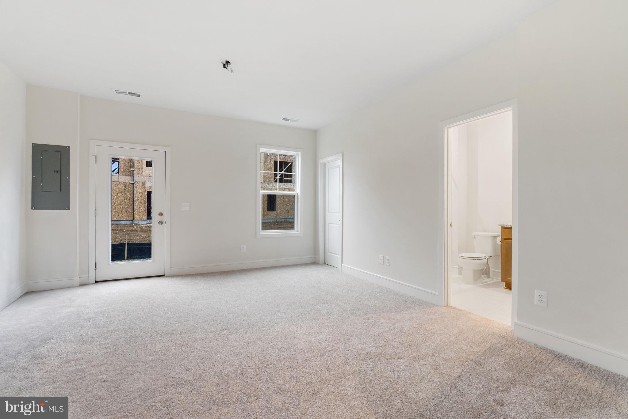 LAKE FREDERICK - Residential Lease