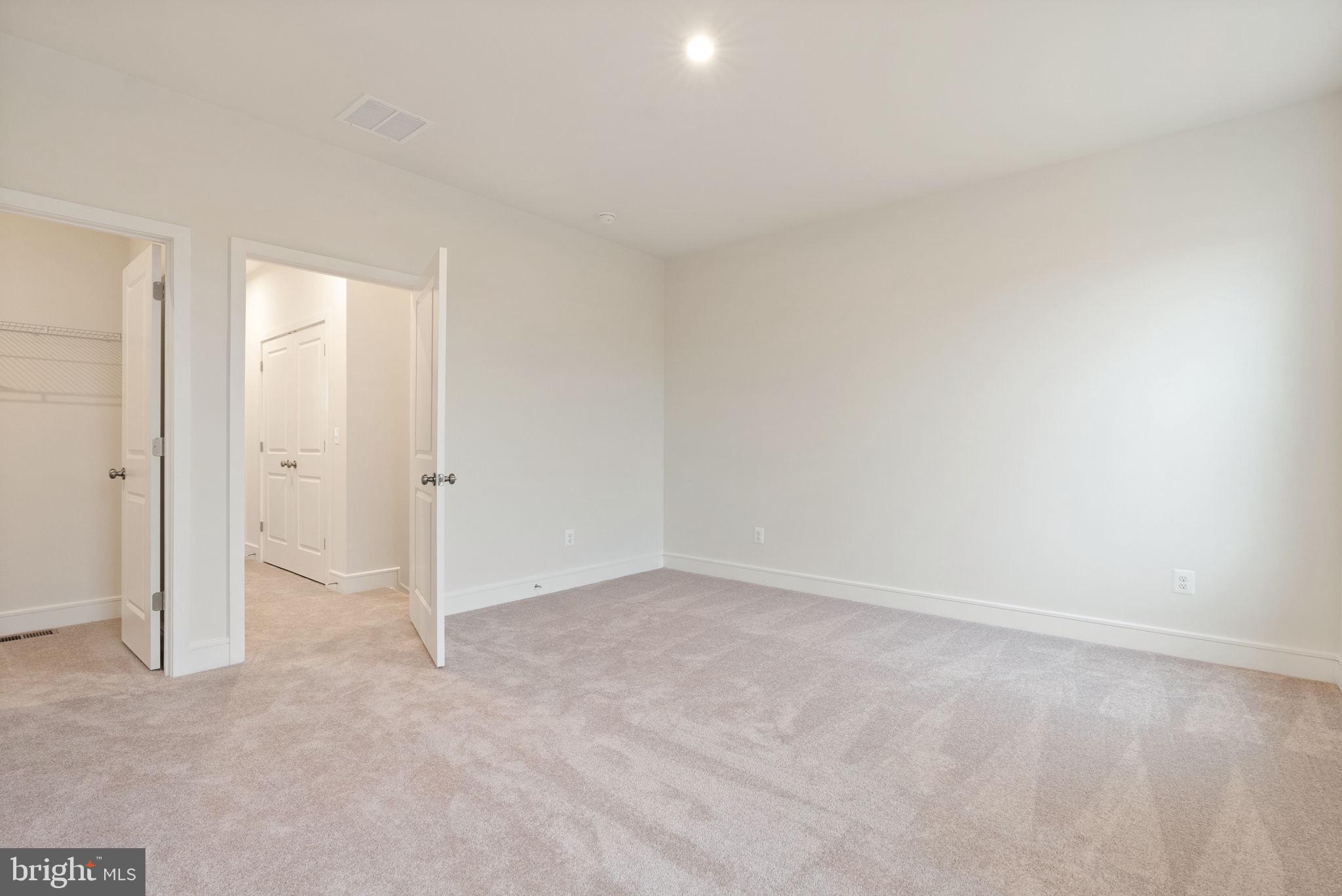 LAKE FREDERICK - Residential Lease