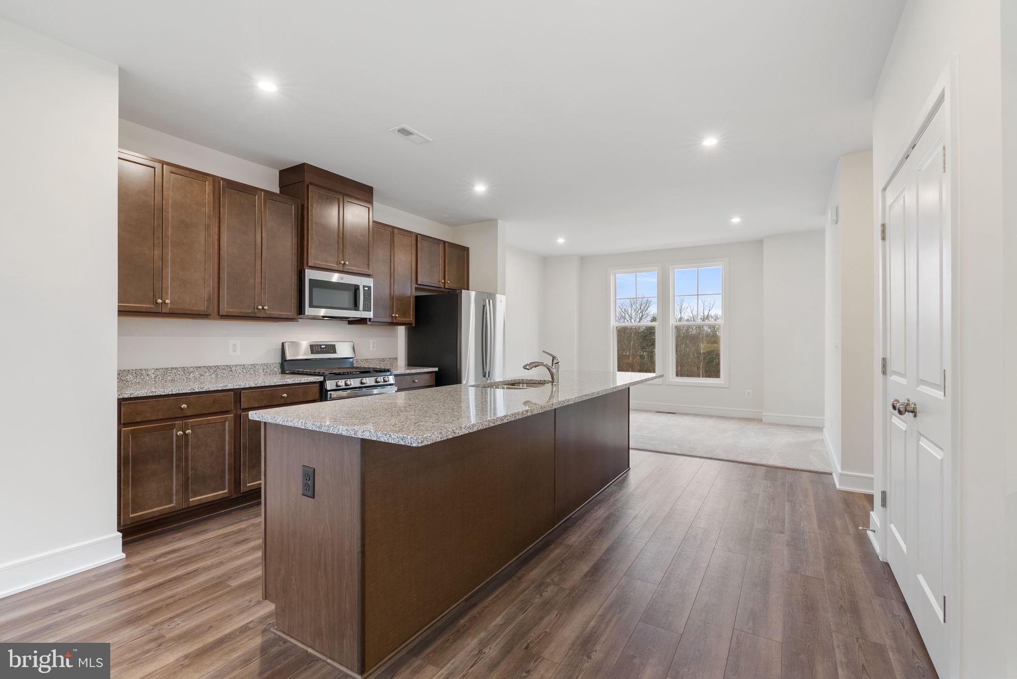 LAKE FREDERICK - Residential Lease