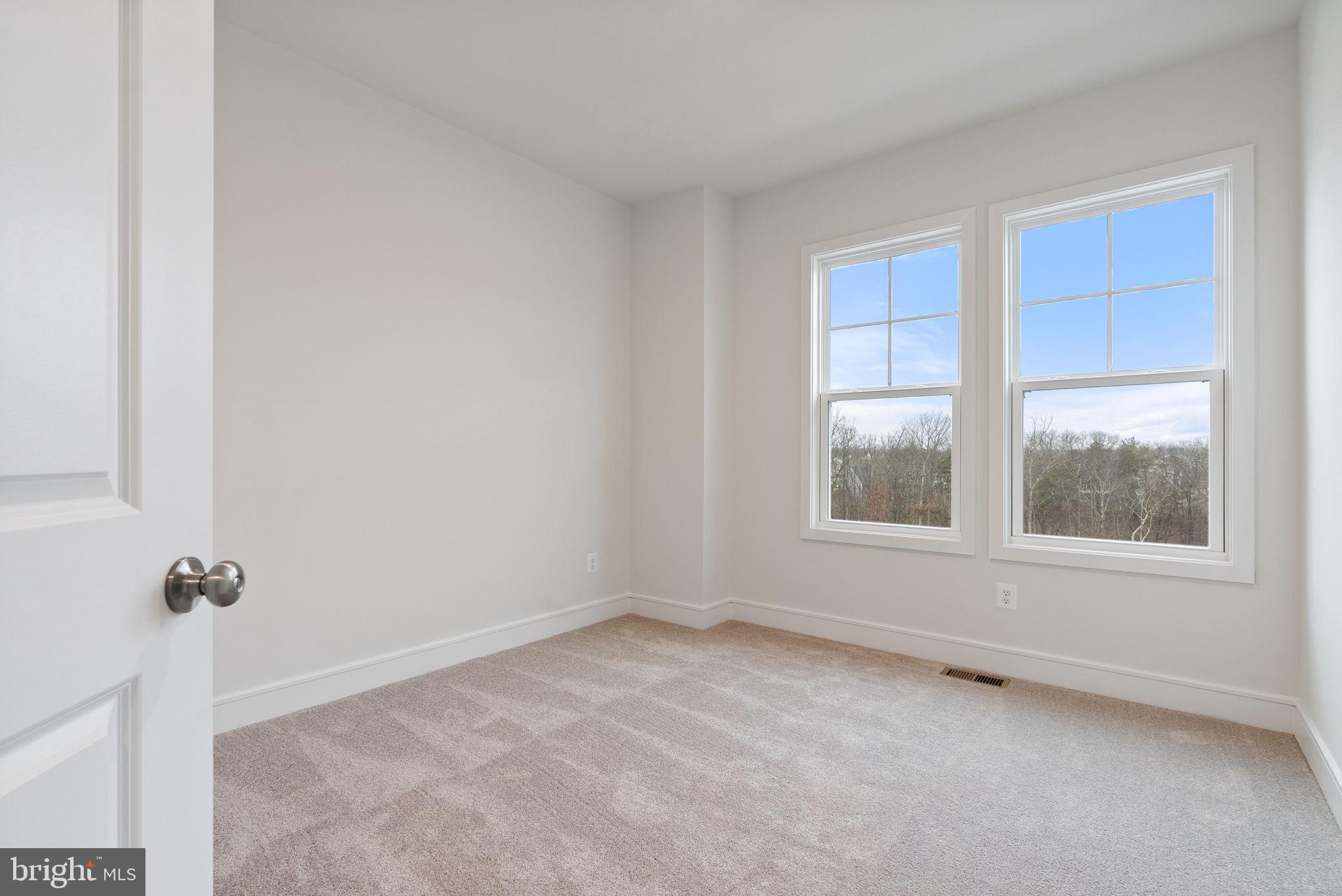 LAKE FREDERICK - Residential Lease