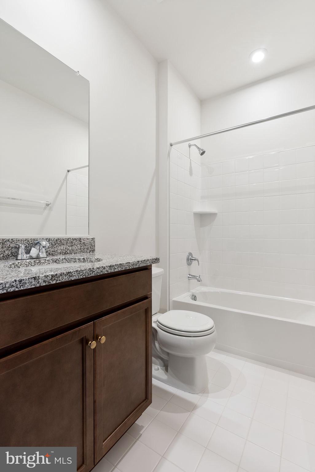 LAKE FREDERICK - Residential Lease