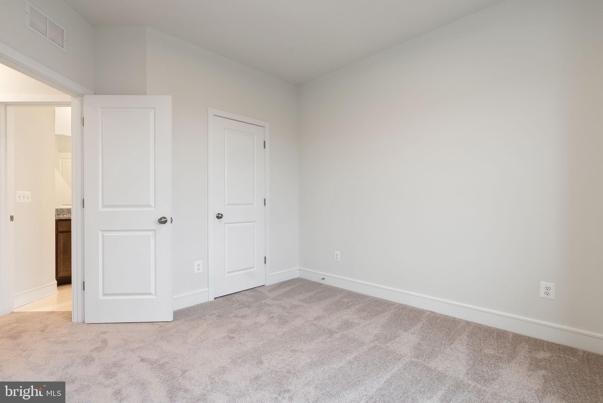 LAKE FREDERICK - Residential Lease