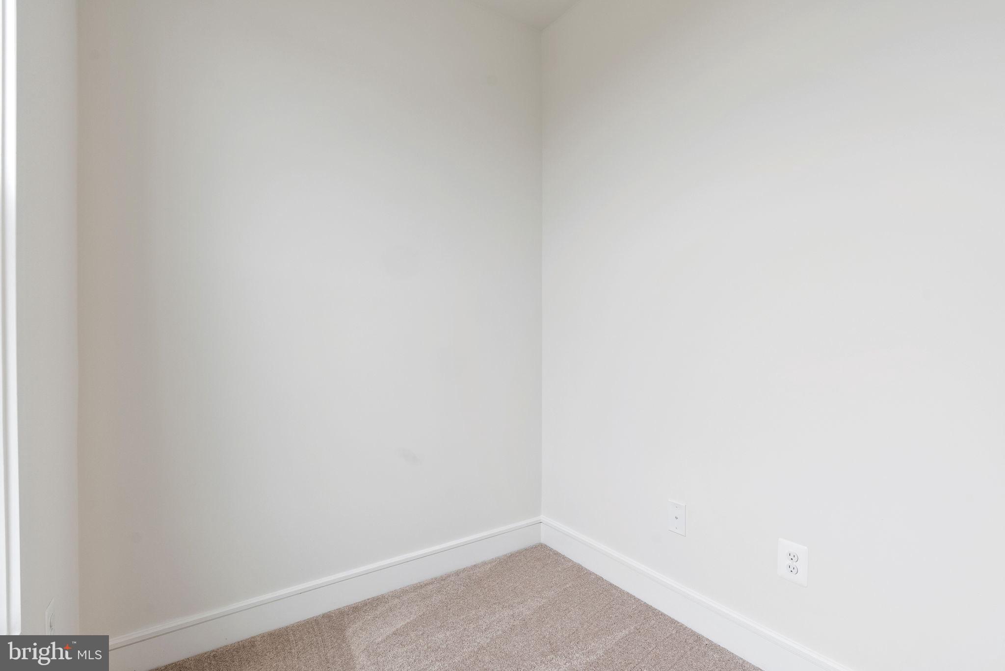 LAKE FREDERICK - Residential Lease