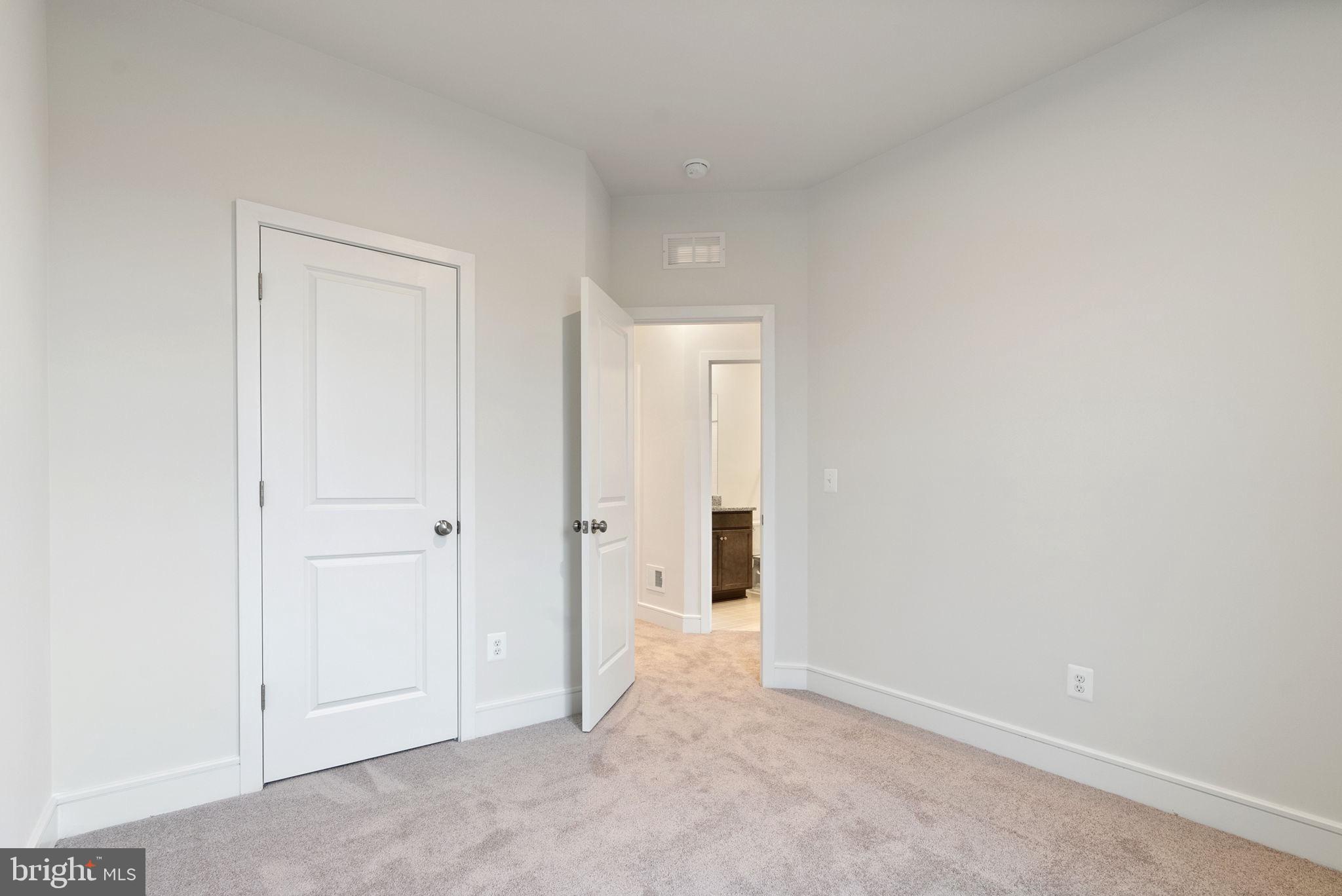 LAKE FREDERICK - Residential Lease