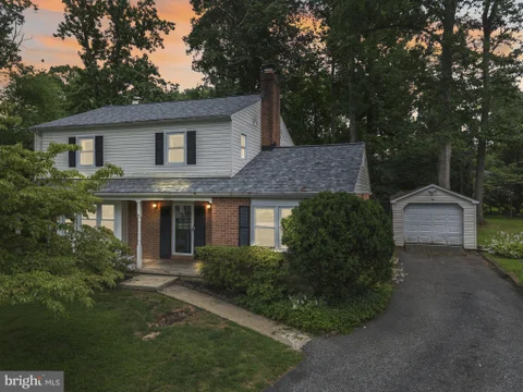 MLS: MDHR2057342