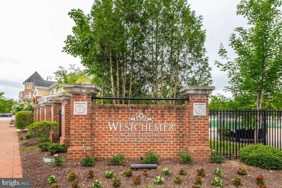 WESTCHESTER SQUARE - Residential