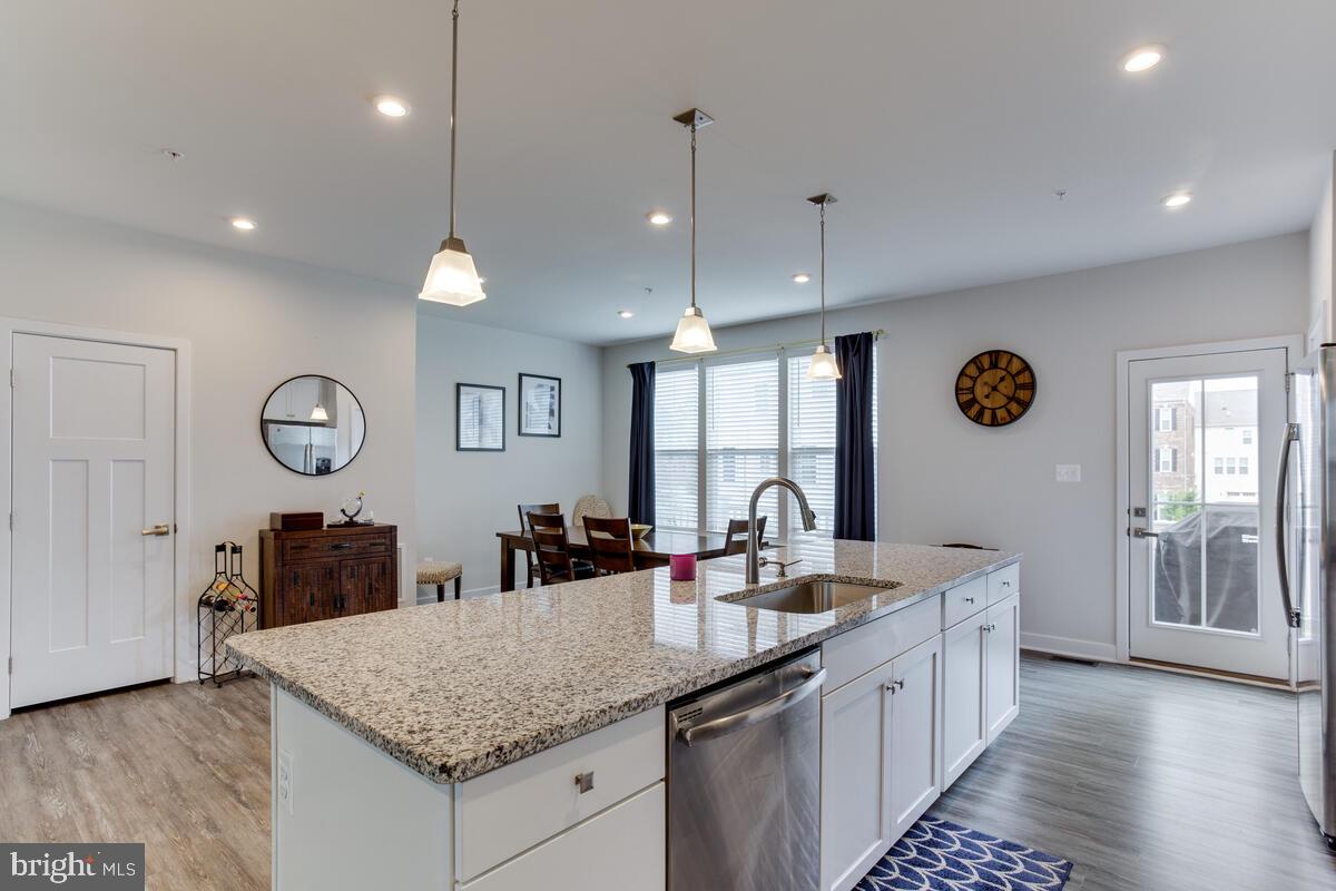 WESTCHESTER SQUARE - Residential