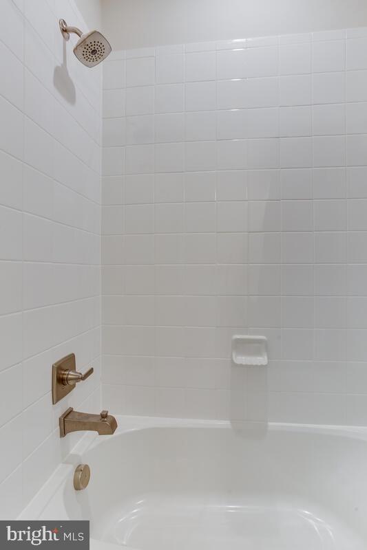 WESTCHESTER SQUARE - Residential