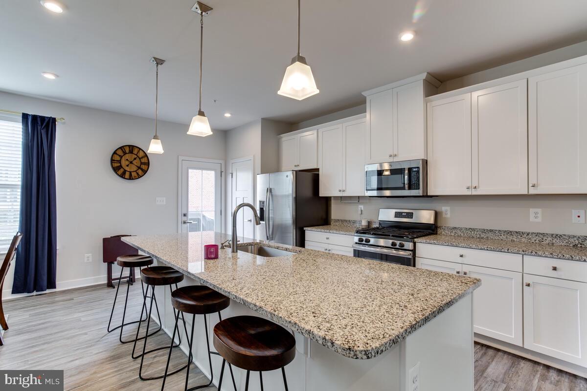 WESTCHESTER SQUARE - Residential