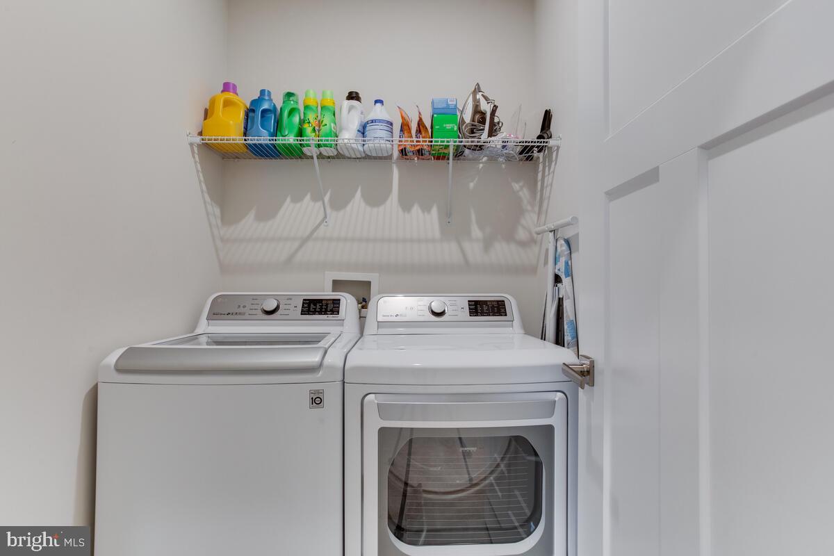 WESTCHESTER SQUARE - Residential