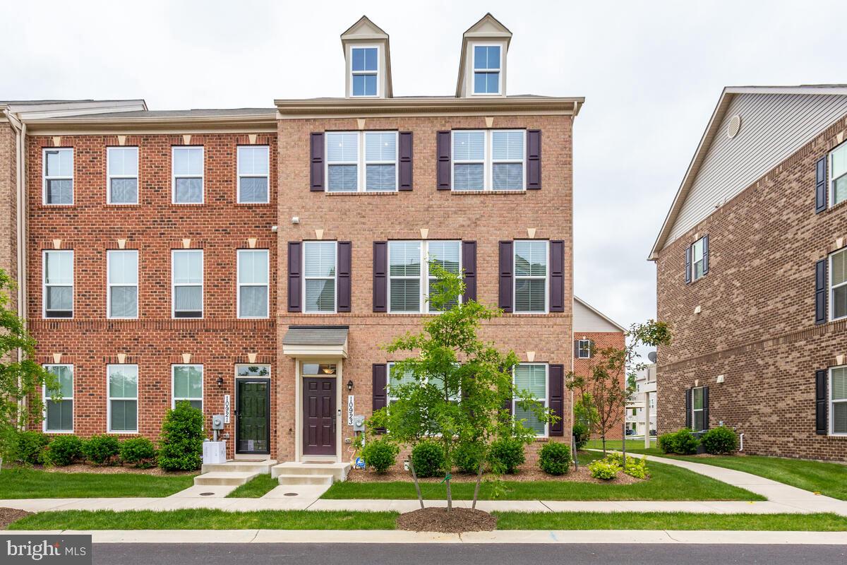 WESTCHESTER SQUARE - Residential