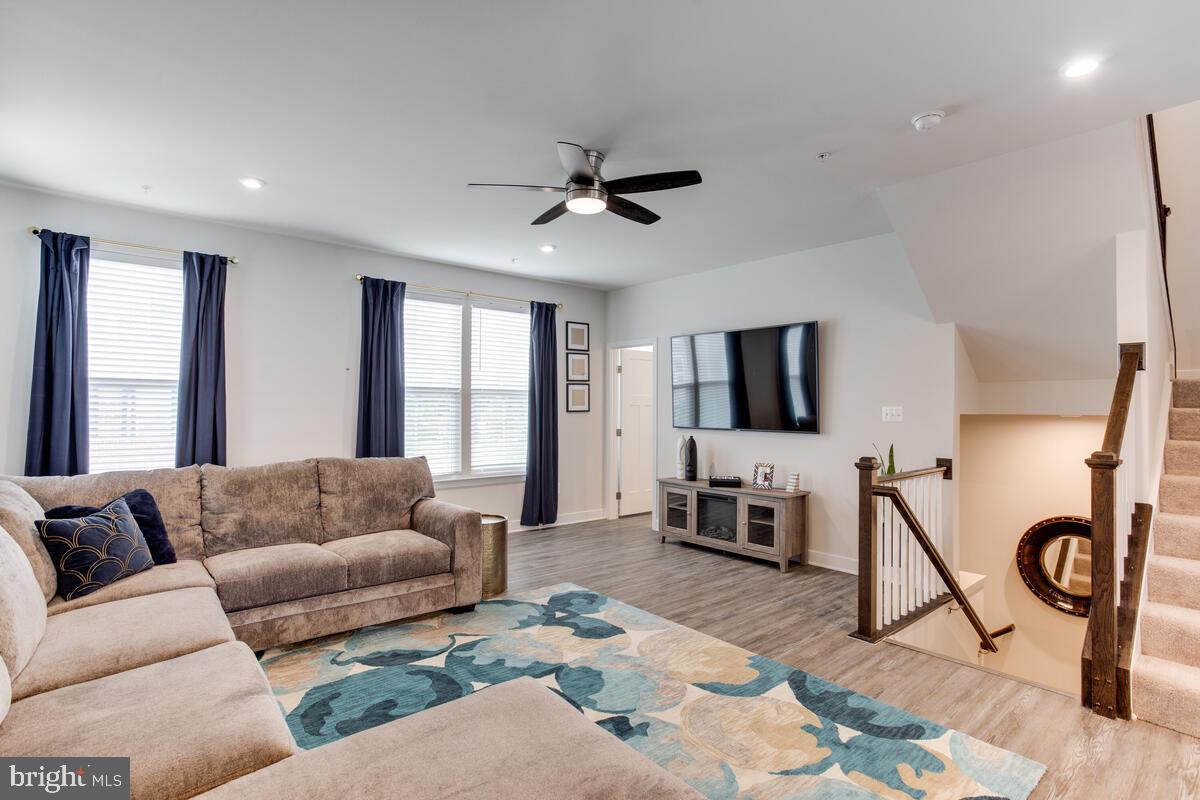 WESTCHESTER SQUARE - Residential