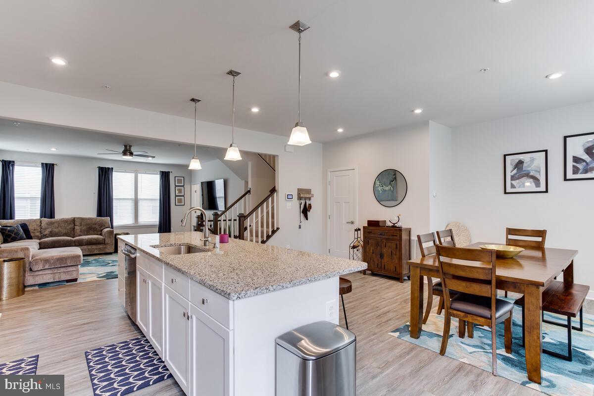 WESTCHESTER SQUARE - Residential