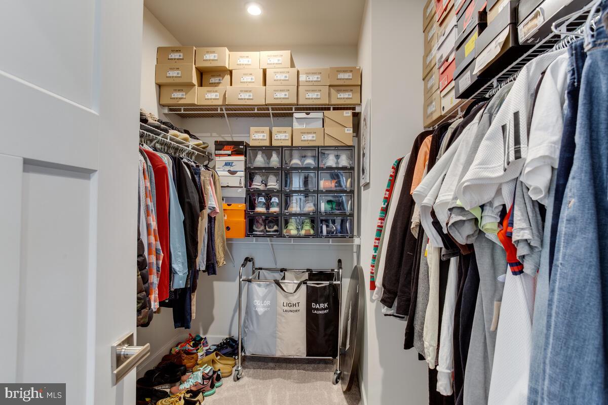 WESTCHESTER SQUARE - Residential