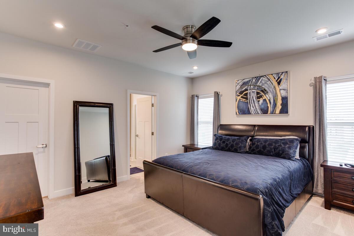 WESTCHESTER SQUARE - Residential