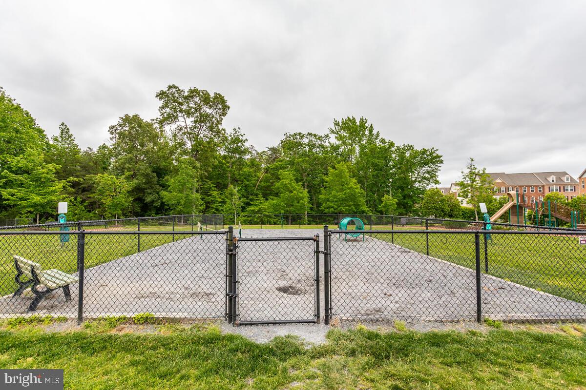 WESTCHESTER SQUARE - Residential