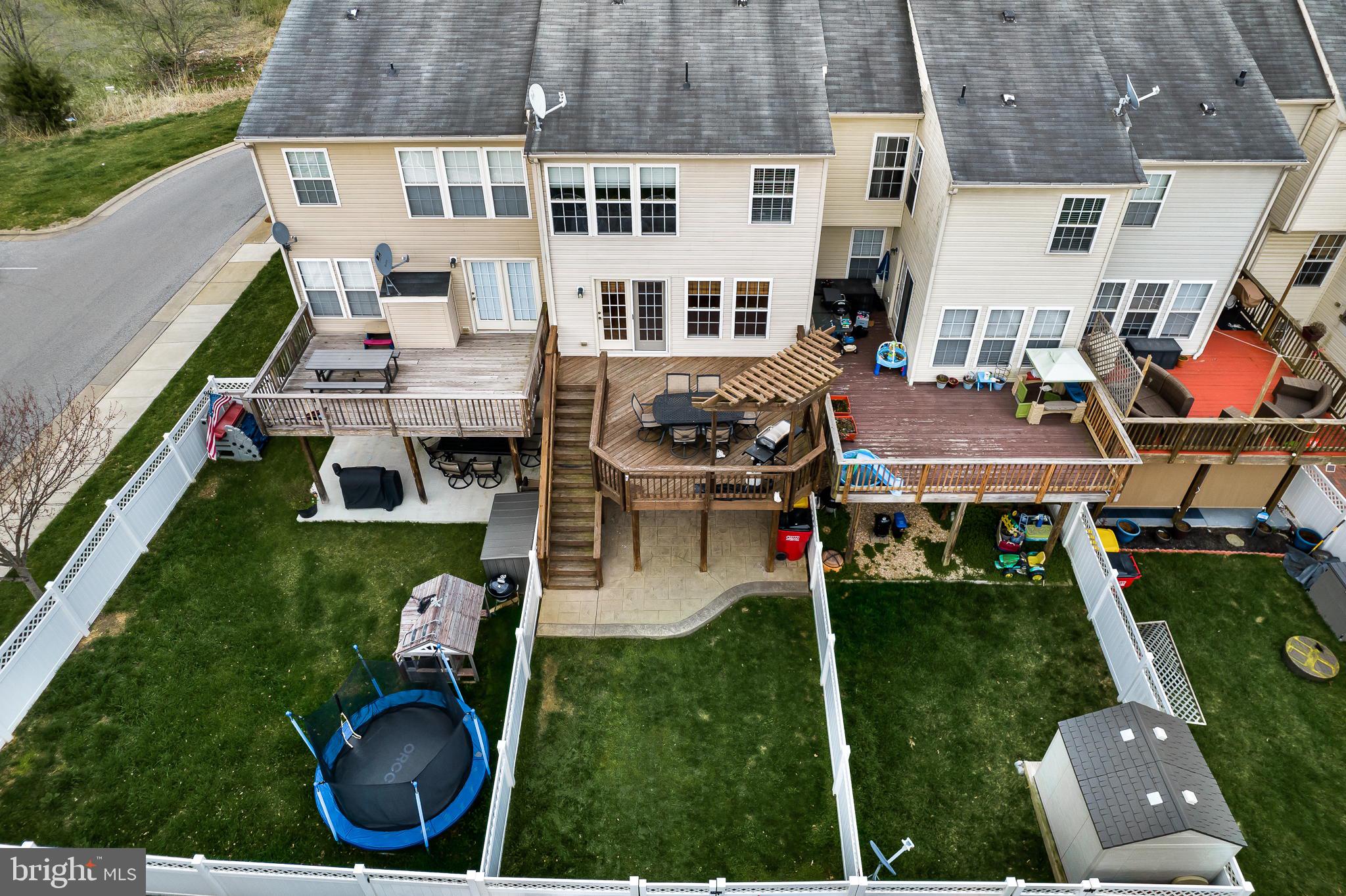 LAKELAND PLACE - Residential