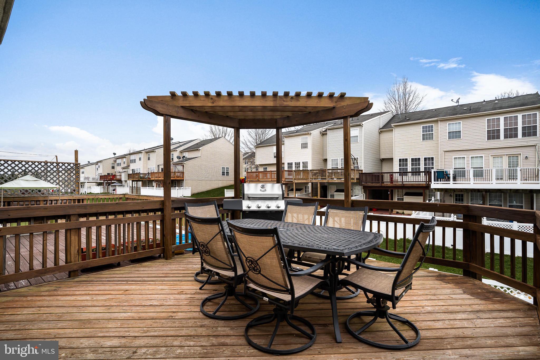 LAKELAND PLACE - Residential