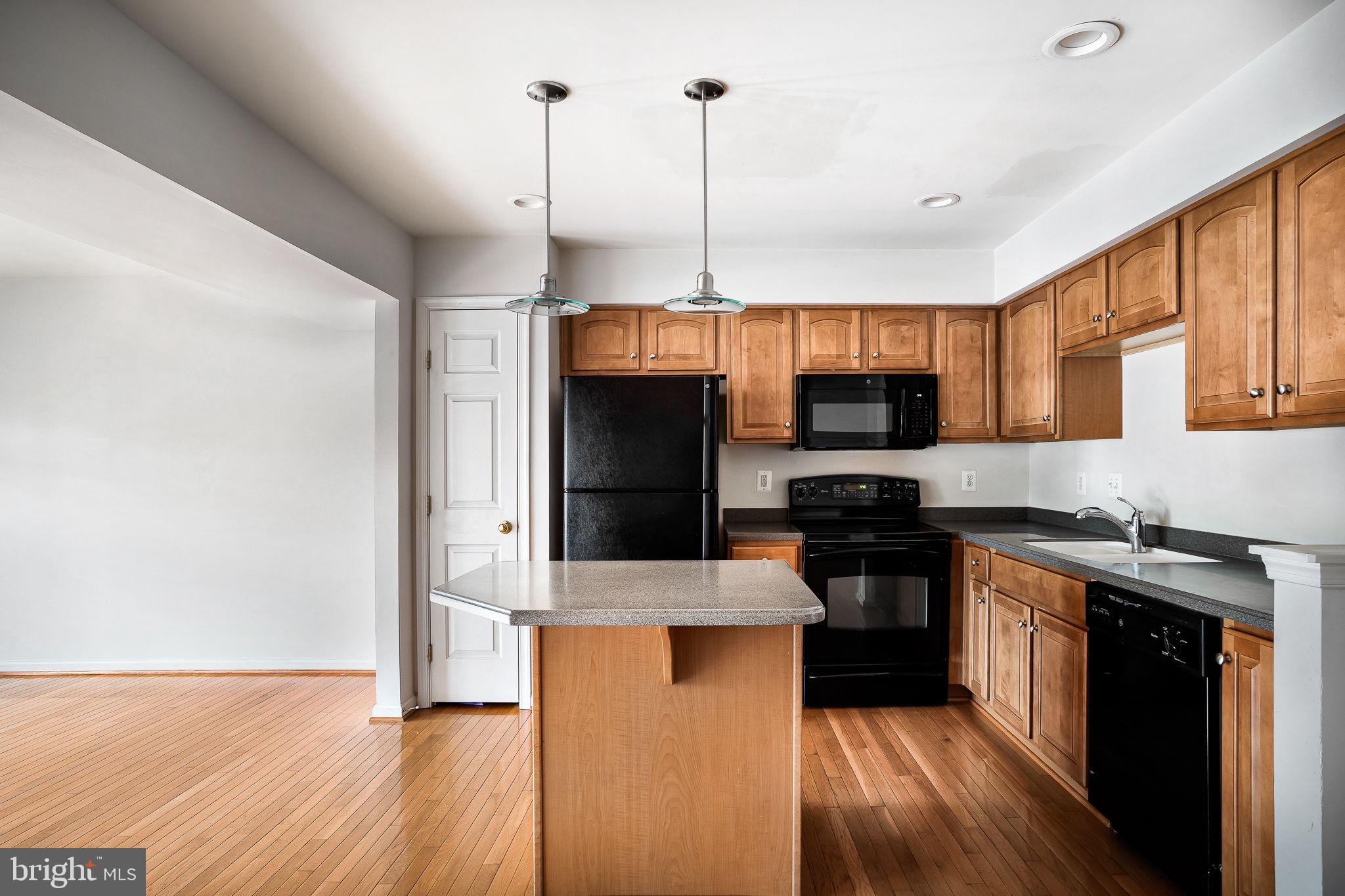 LAKELAND PLACE - Residential