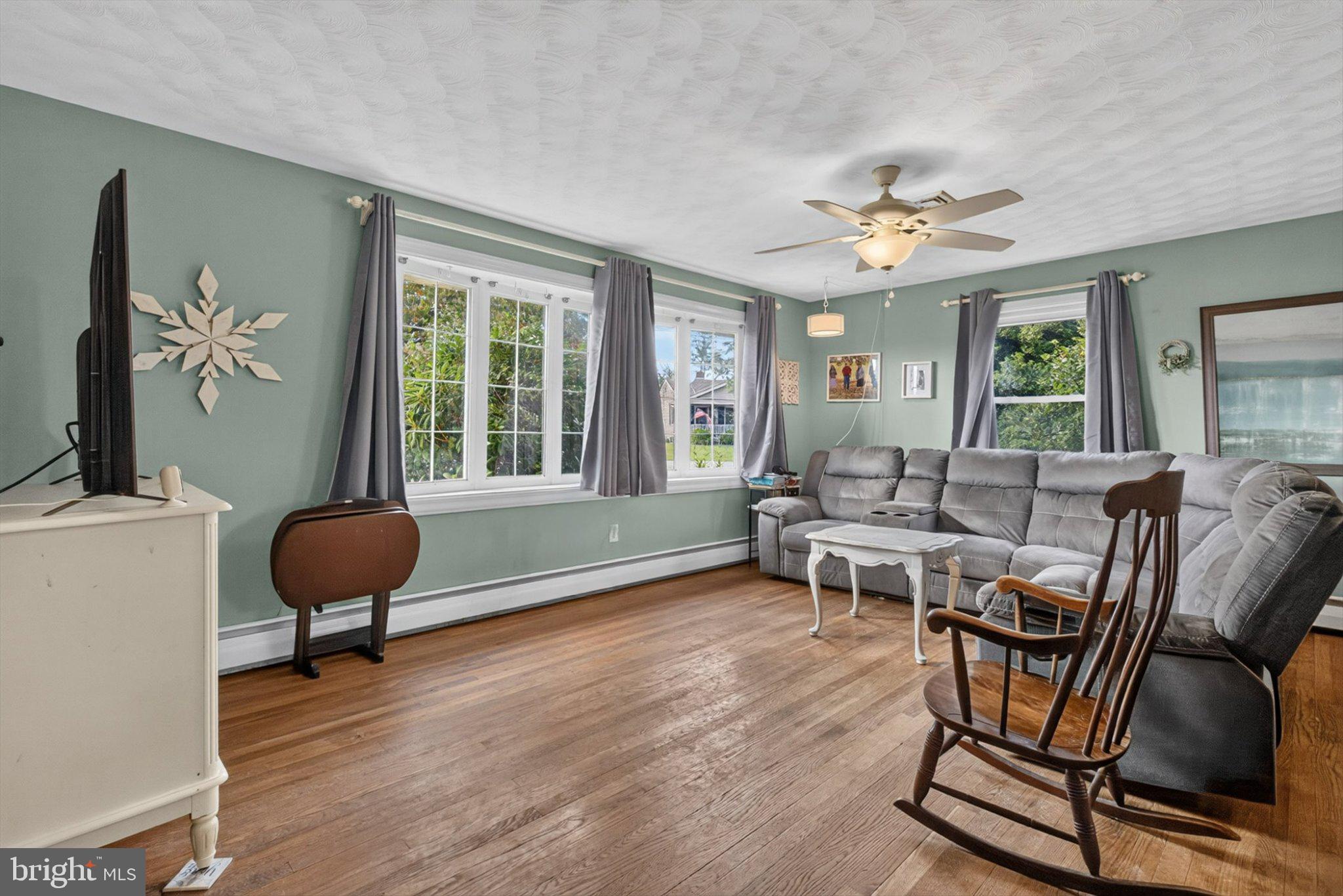 5 MONTICELLO AVENUE