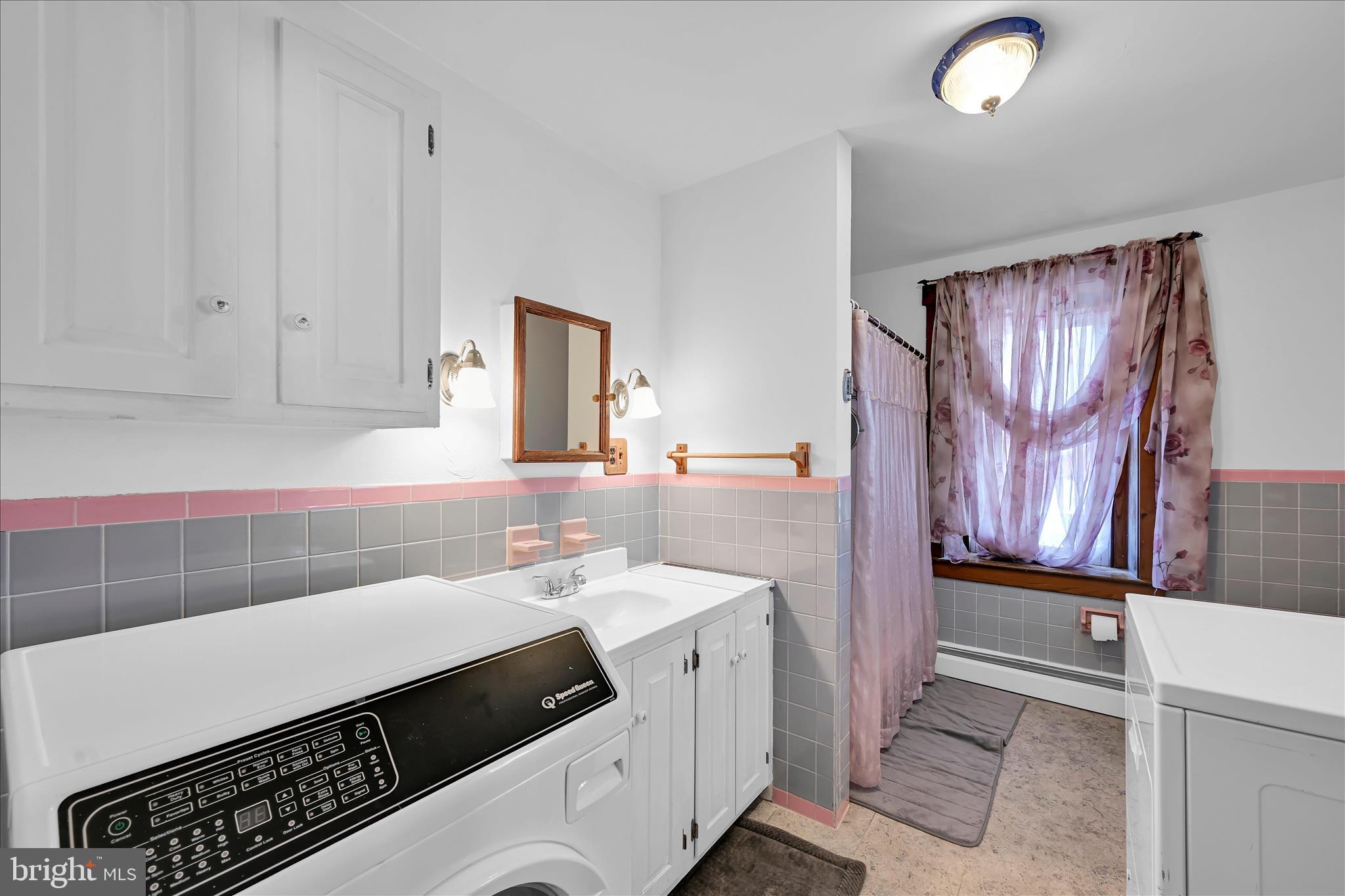 ADAMSTOWN BOROUGH - Residential