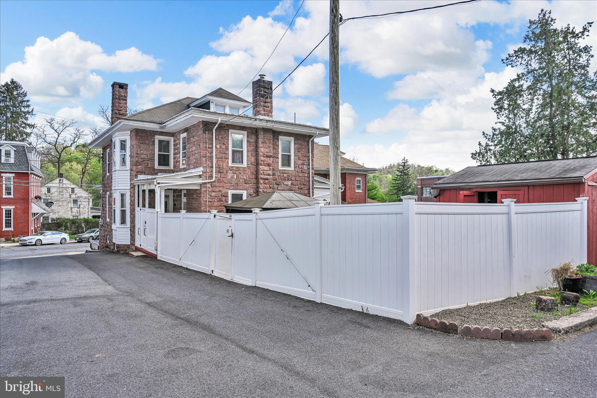 ADAMSTOWN BOROUGH - Residential