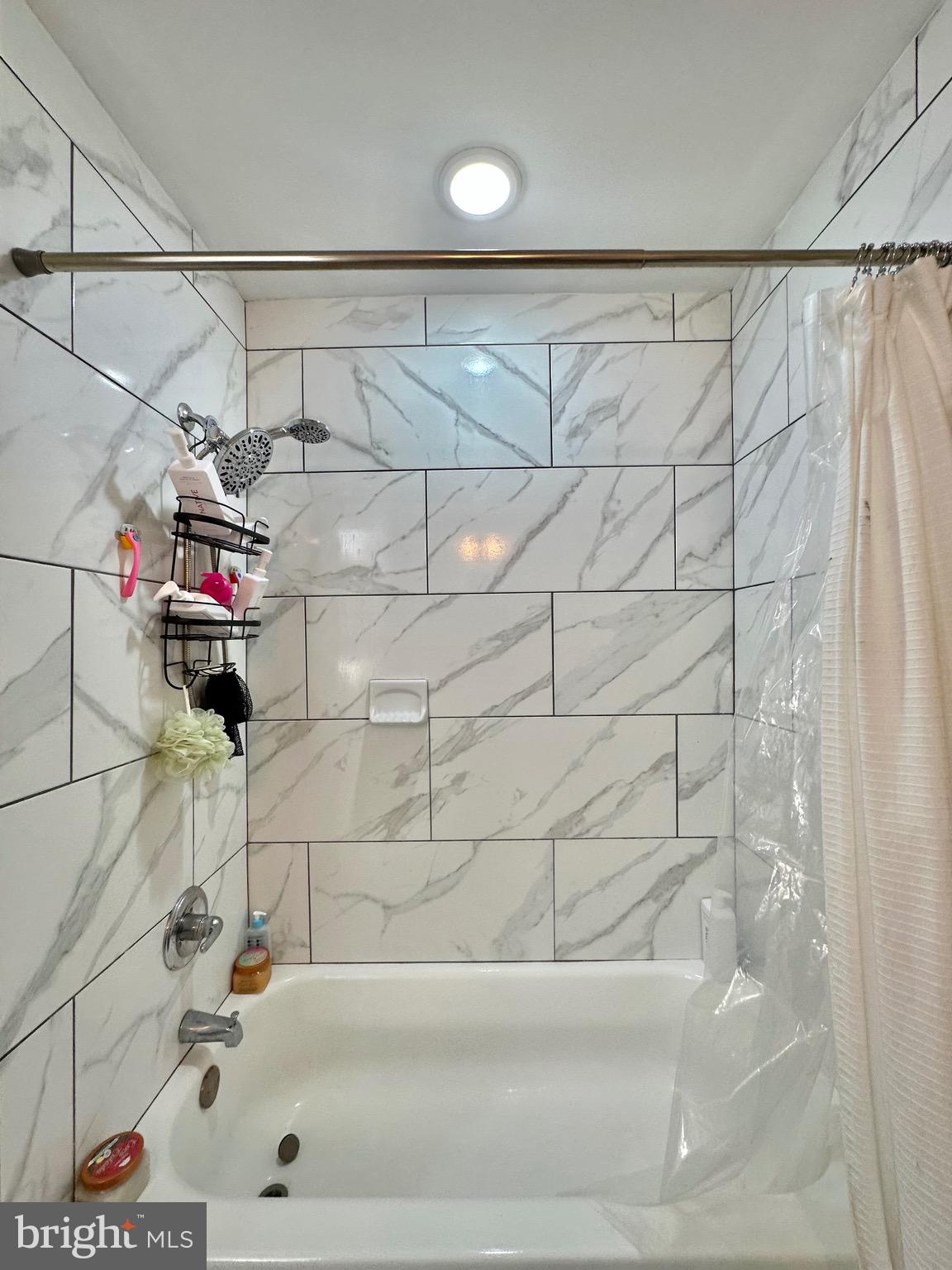 TEMPLE UNIVERSITY - Residential Lease