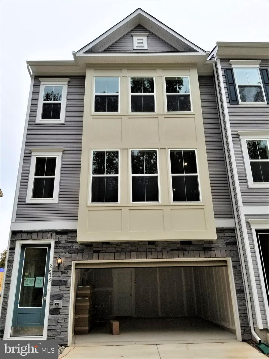 Additional 6 Applications submitted (2nd Review)  End Unit which is in amazing condition. Gourmet Kitchen with Island & Stainless Appliances. Sun-Filled Bright Home All day long. Hardwood Floor. Gourmet Kitchen with Premium Stainless Steel Appliances. Prime Location near Shopping Center with Movie Theater in Walking distance.  No annual increase of the rent for the qualified LONG-TERM Lease.  Lots of Visitor Parking. Please use the ON-LINE RENT APPLICATION = Rent Spree. ON-LINE RENT APPLICATION Link =  https://apply.link/0-9kBMI