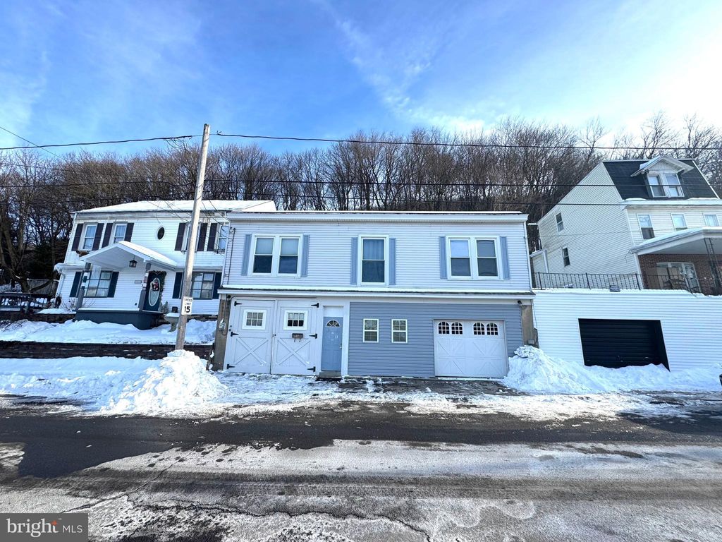 Photo of 50 W Savory Street, POTTSVILLE, PA 17901 (MLS # PASK2025396)