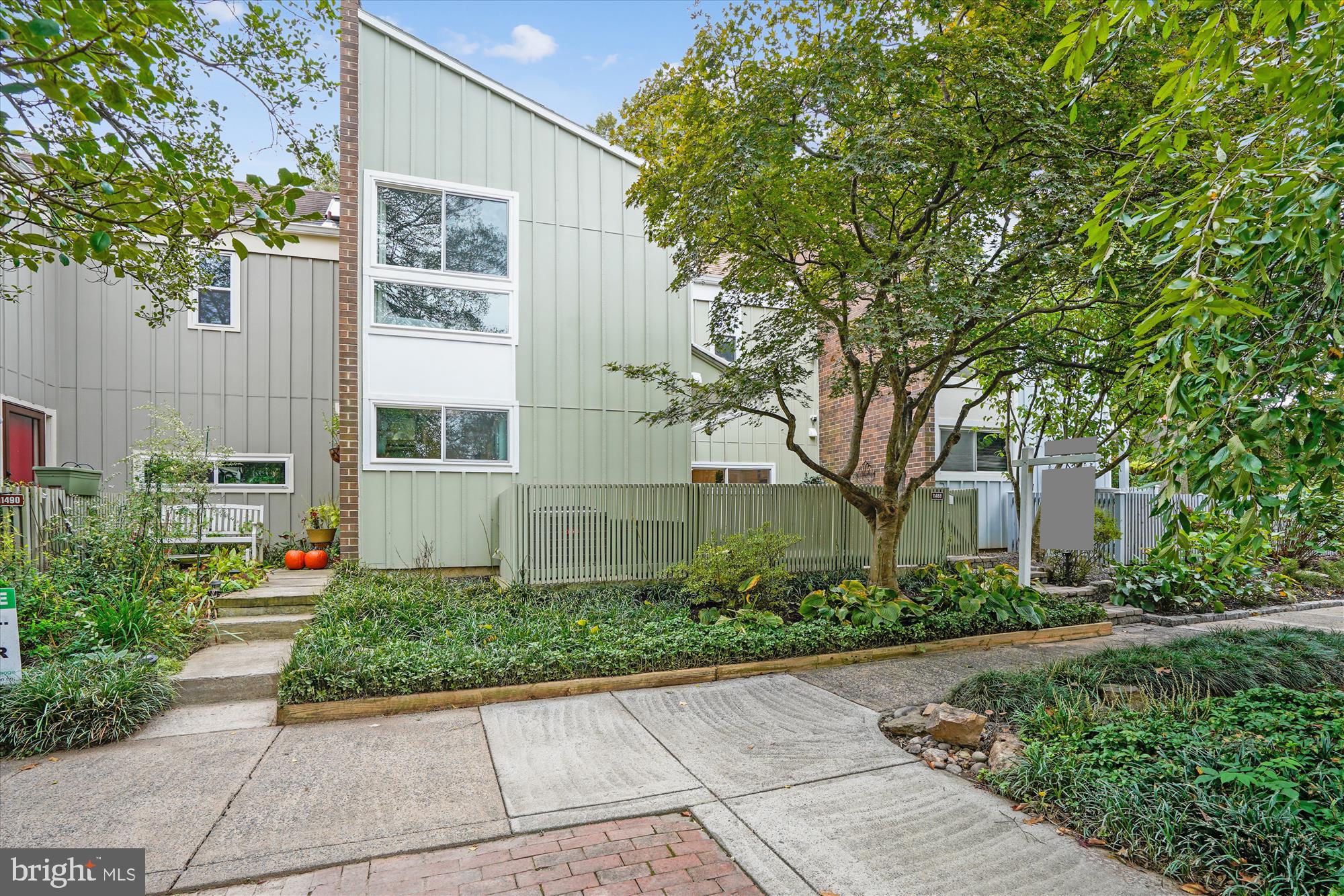 11488 LINKS DRIVE