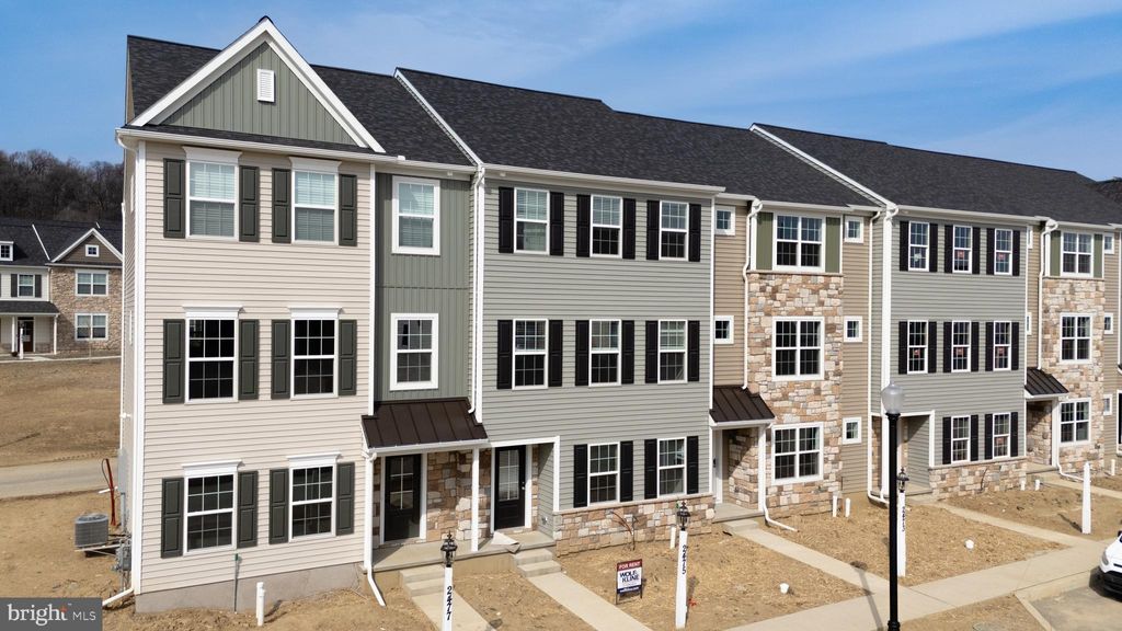 Photo of 2449 Spring Water Cir, LANCASTER, PA 17601 (MLS # PALA2085392)