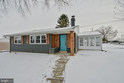 Photo of 1836 Hemlock Road, LANCASTER, PA 17603 (MLS # PALA2065506)