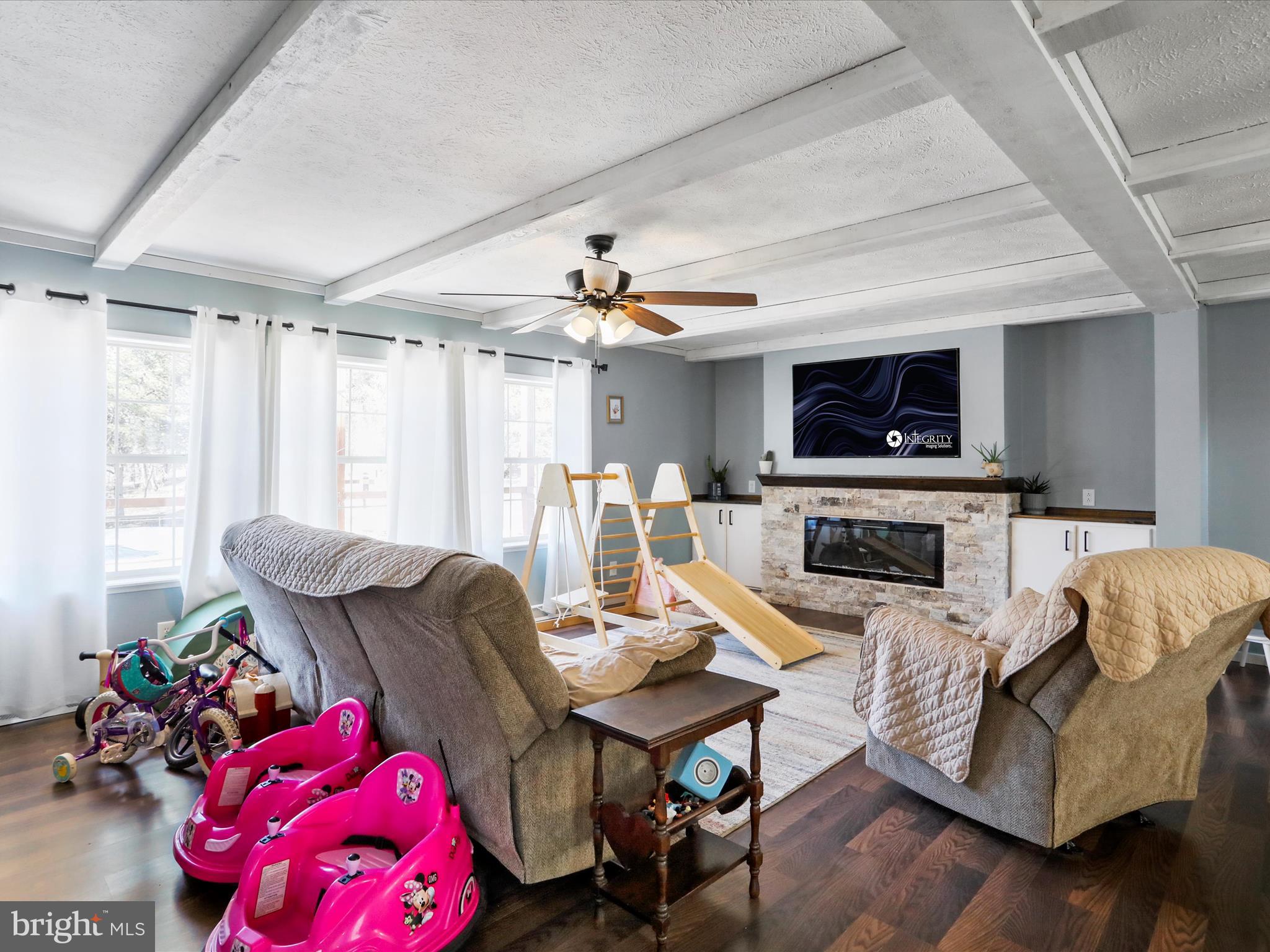 PINEPOINTE - Residential