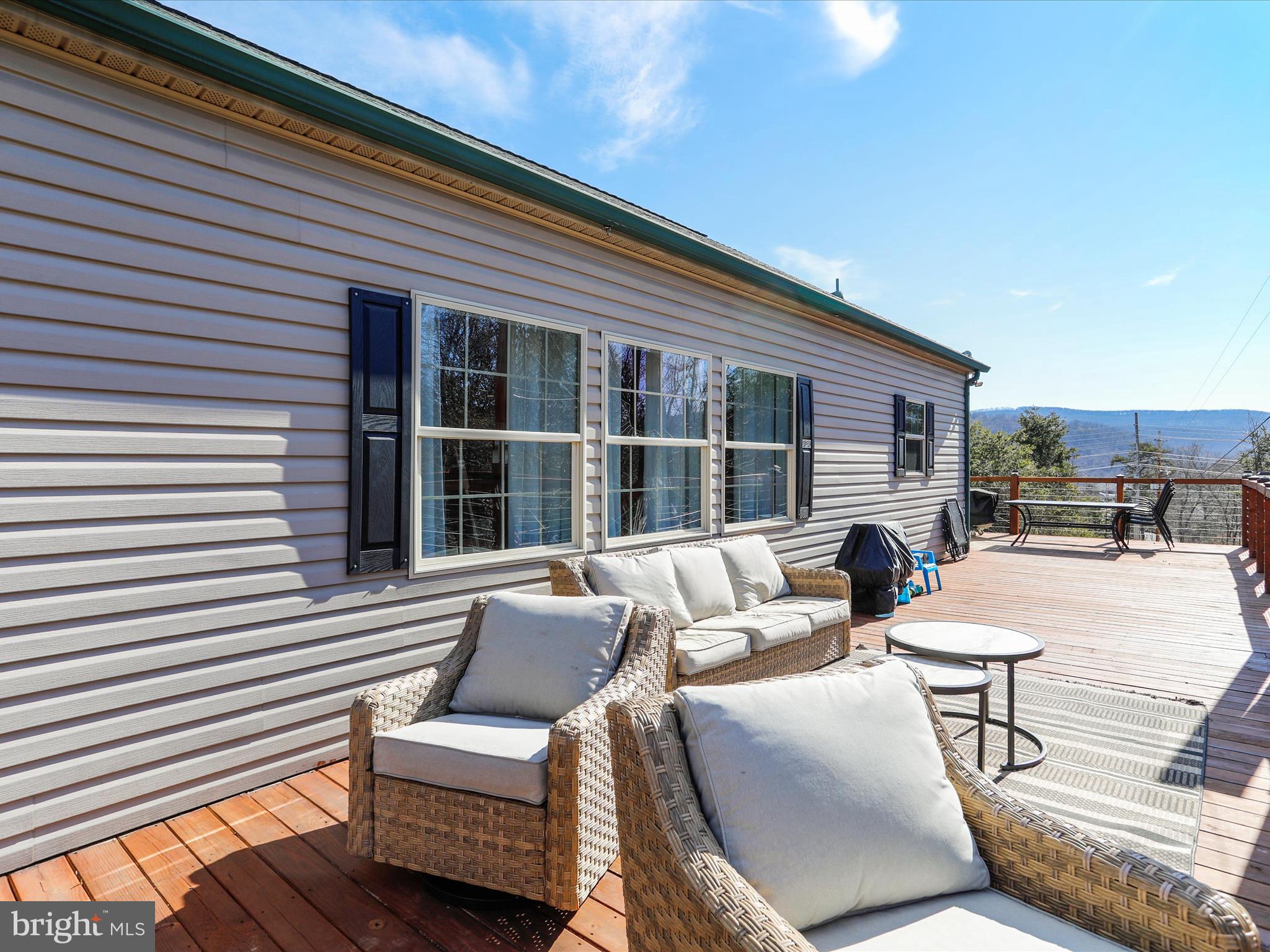 PINEPOINTE - Residential