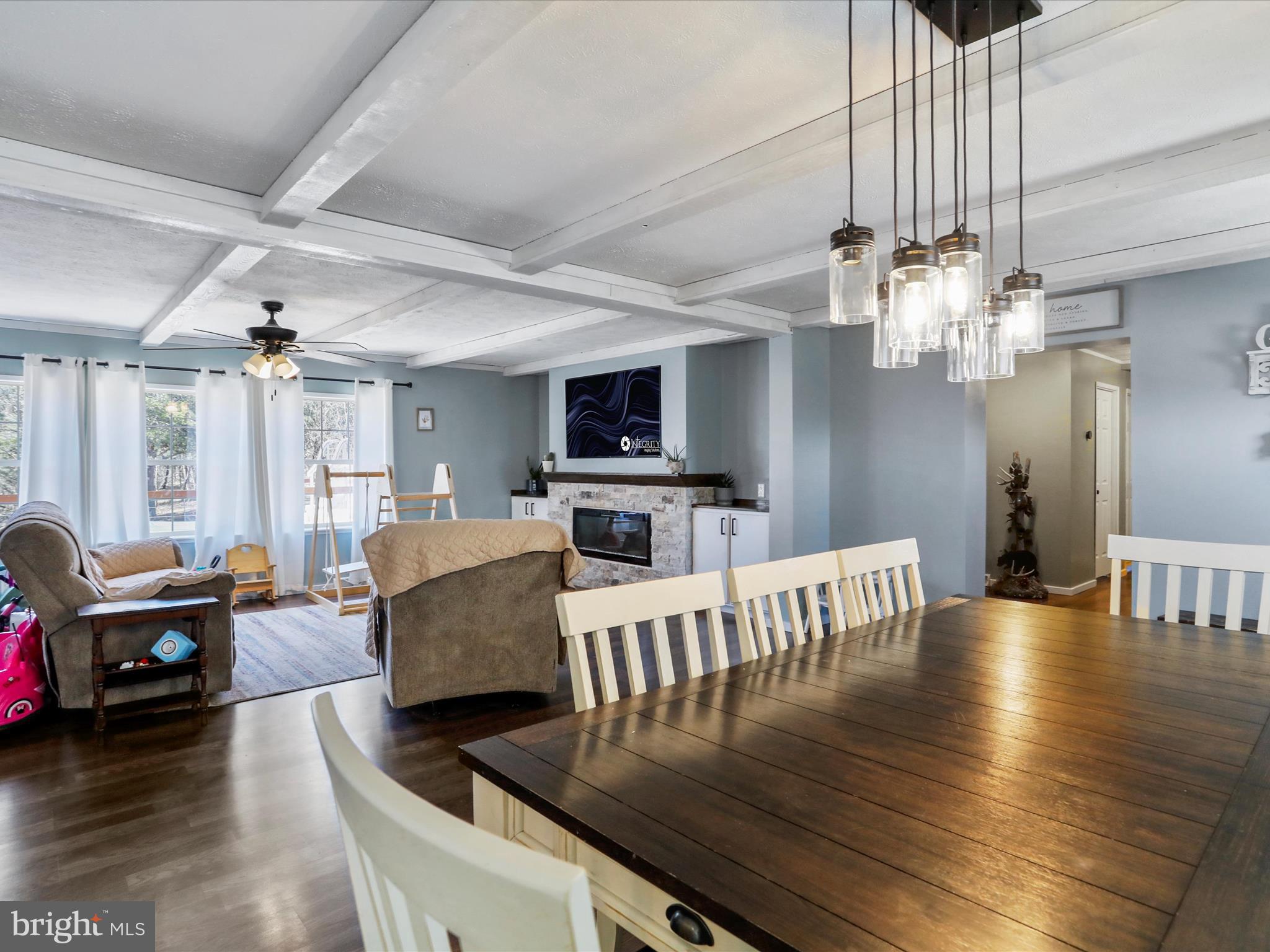 PINEPOINTE - Residential