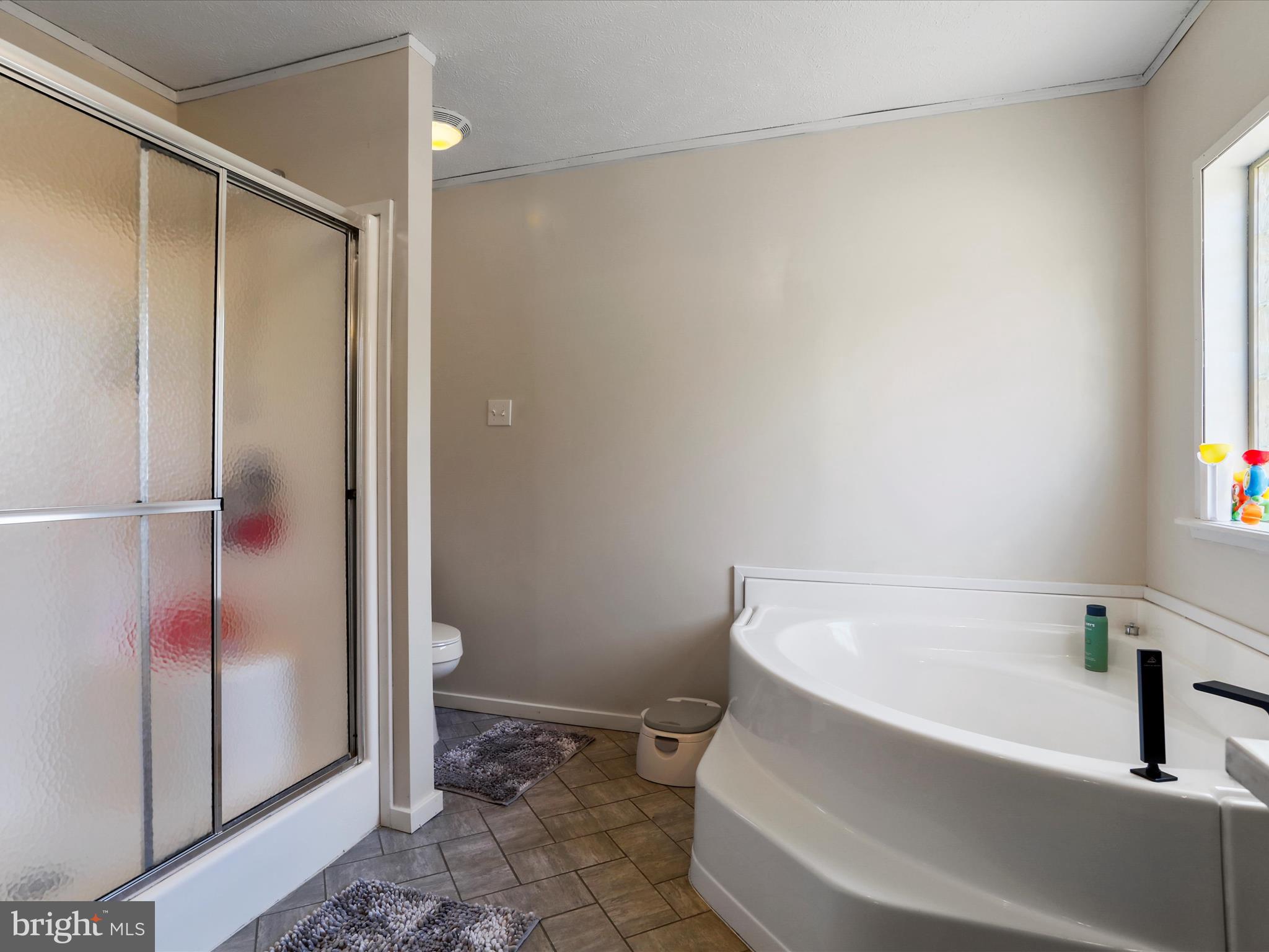 PINEPOINTE - Residential