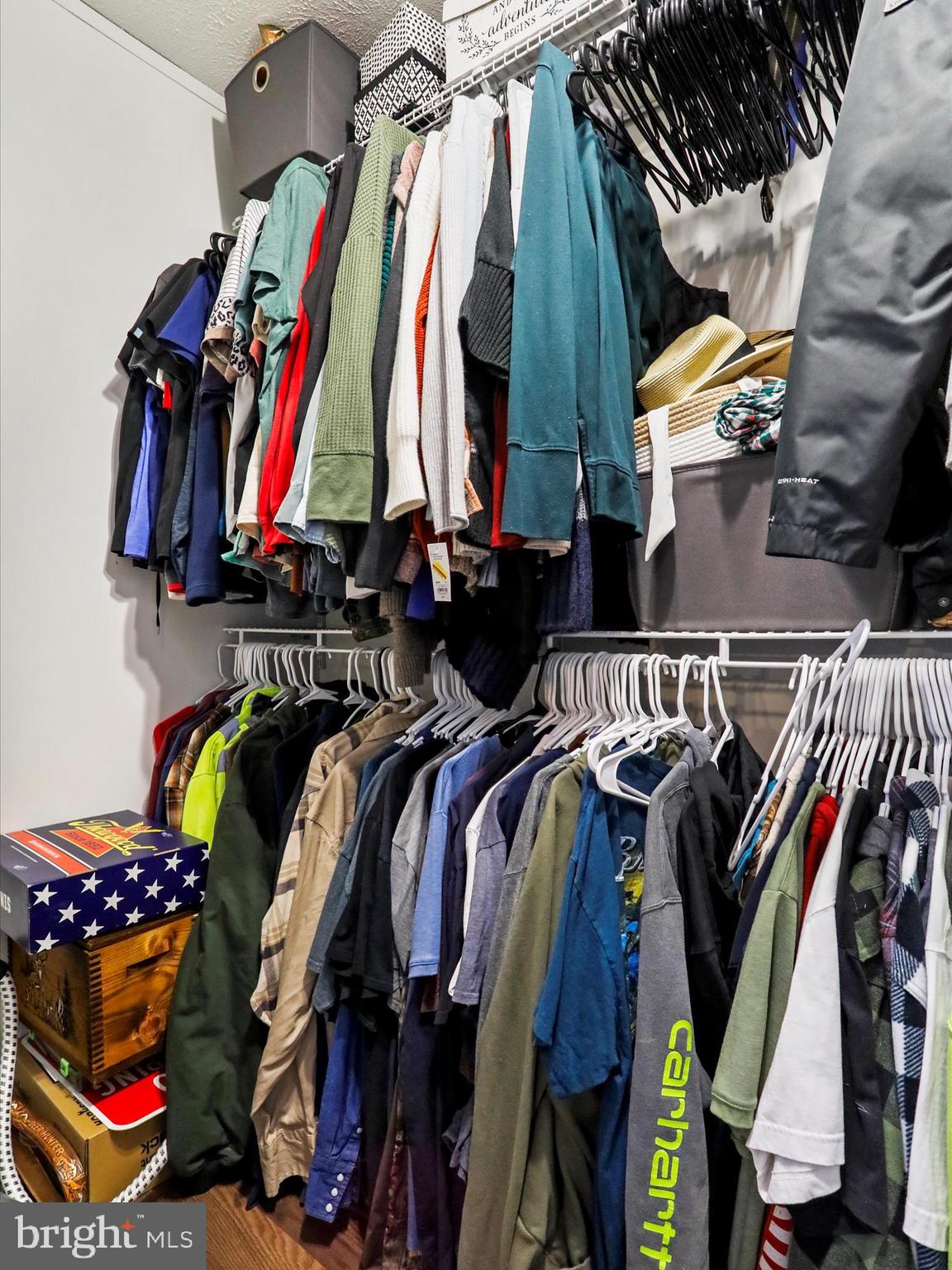 PINEPOINTE - Residential